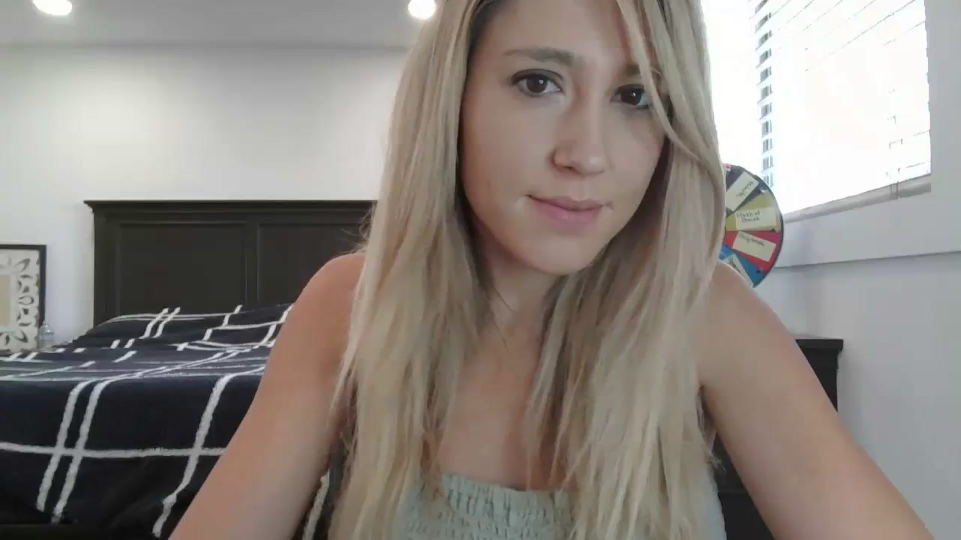 Gallery image thumbnail from blondmilf92's myfreecams stream on, 02/08/2024, 21:36 image 2 of 20