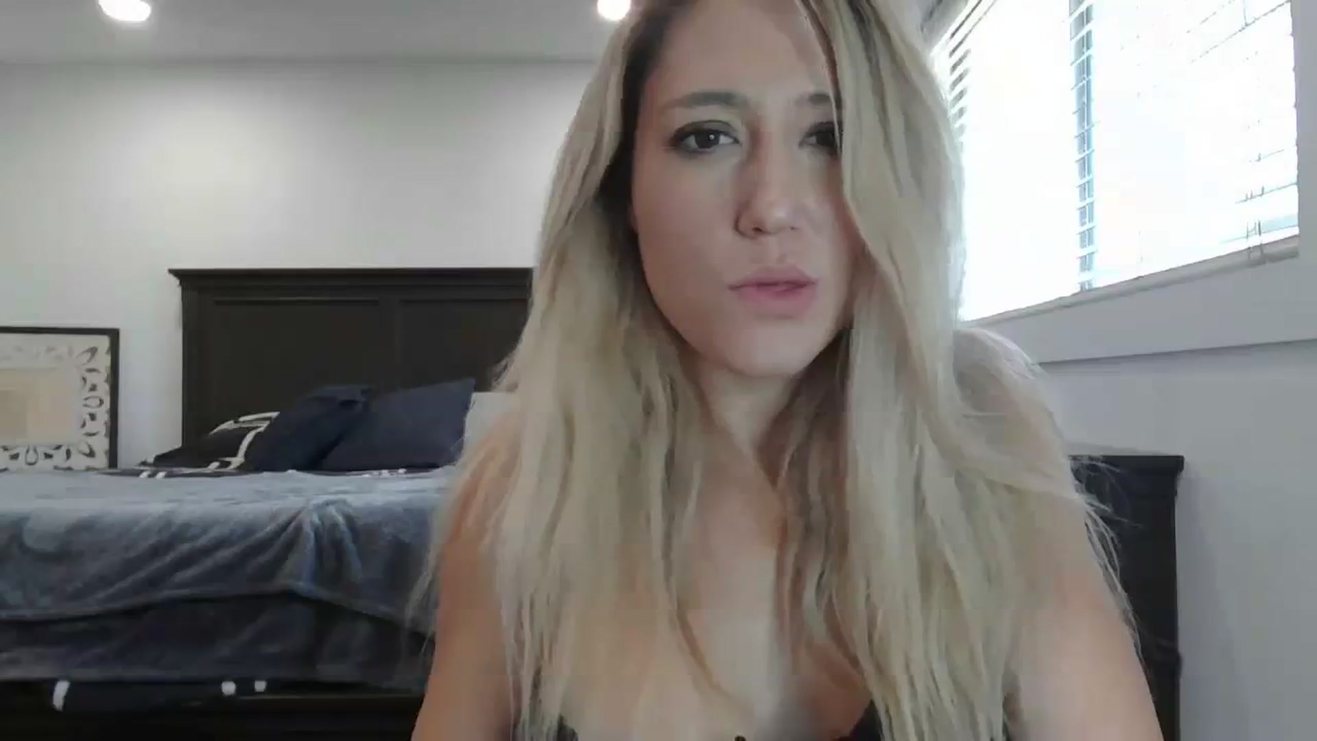 Gallery image thumbnail from blondmilf92's myfreecams stream on, 02/12/2024, 21:20 image 3 of 20