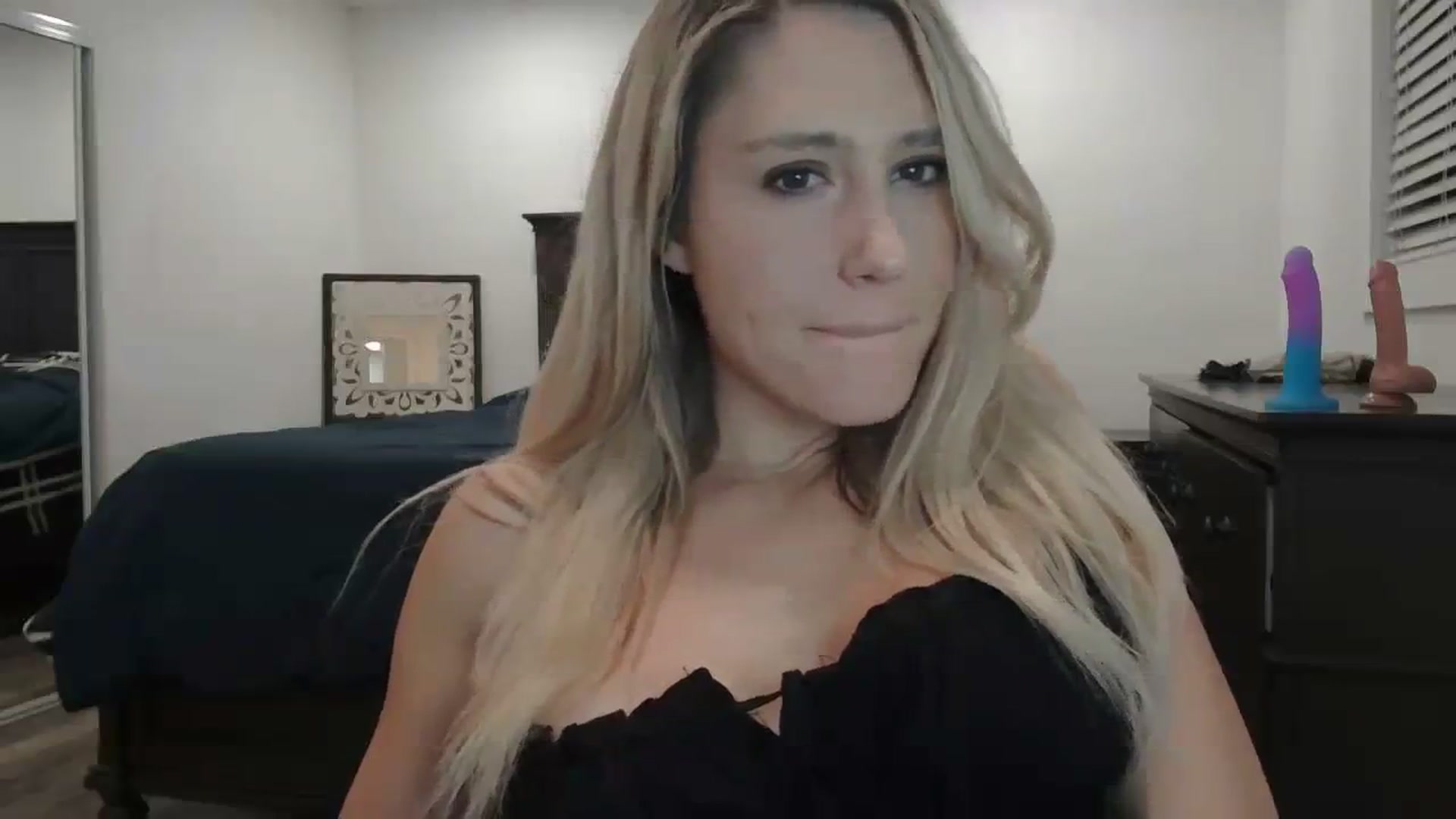 Gallery image thumbnail from blondmilf92's myfreecams stream on, 02/13/2024, 06:22 image 4 of 20