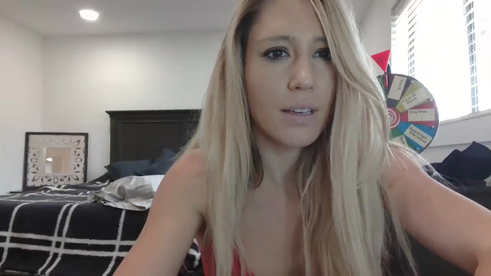 Gallery image thumbnail from blondmilf92's myfreecams stream on, 02/14/2024, 21:01 image 11 of 20