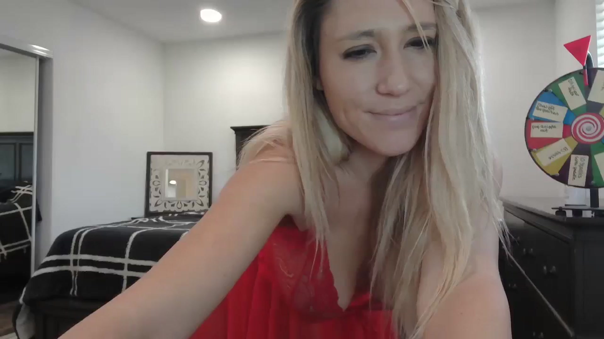 Gallery image thumbnail from blondmilf92's myfreecams stream on, 02/14/2024, 22:39 image 12 of 20