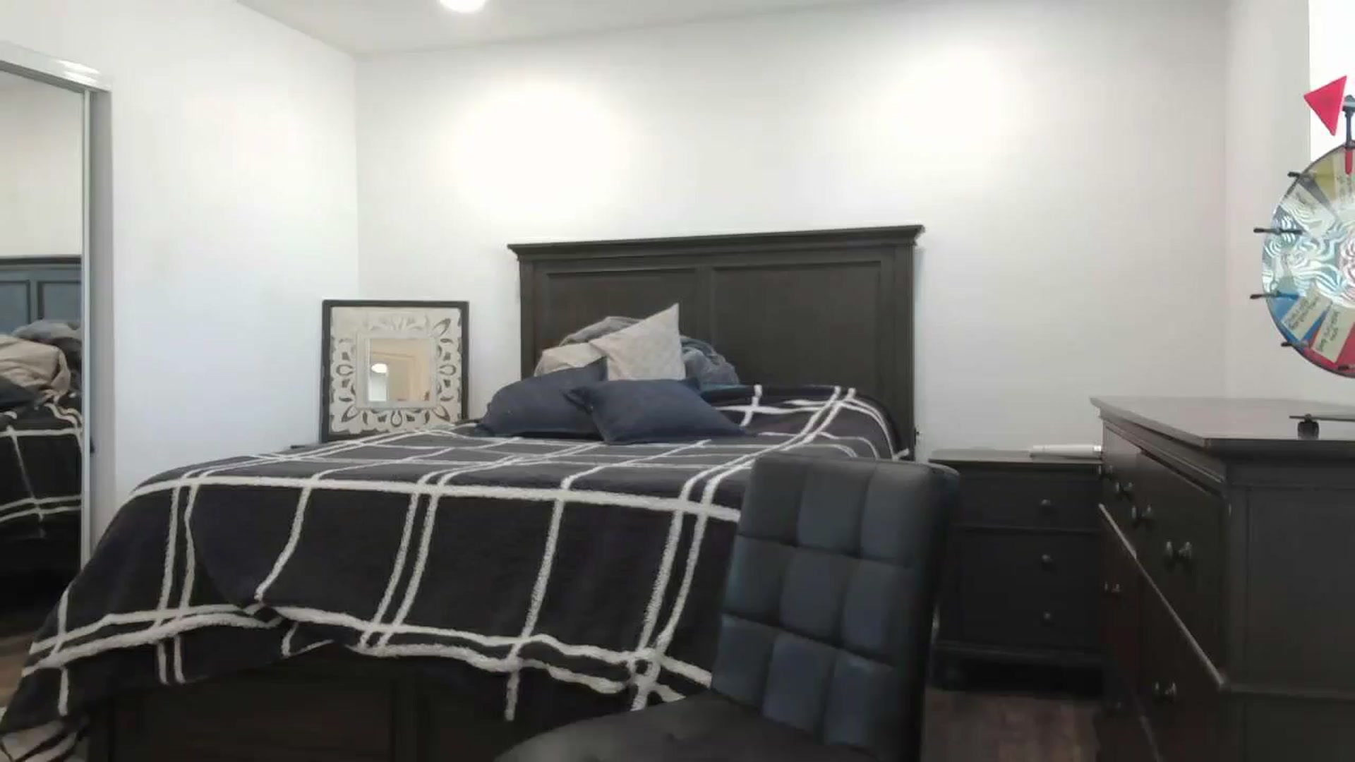 Gallery image thumbnail from blondmilf92's myfreecams stream on, 02/15/2024, 20:24 image 6 of 20