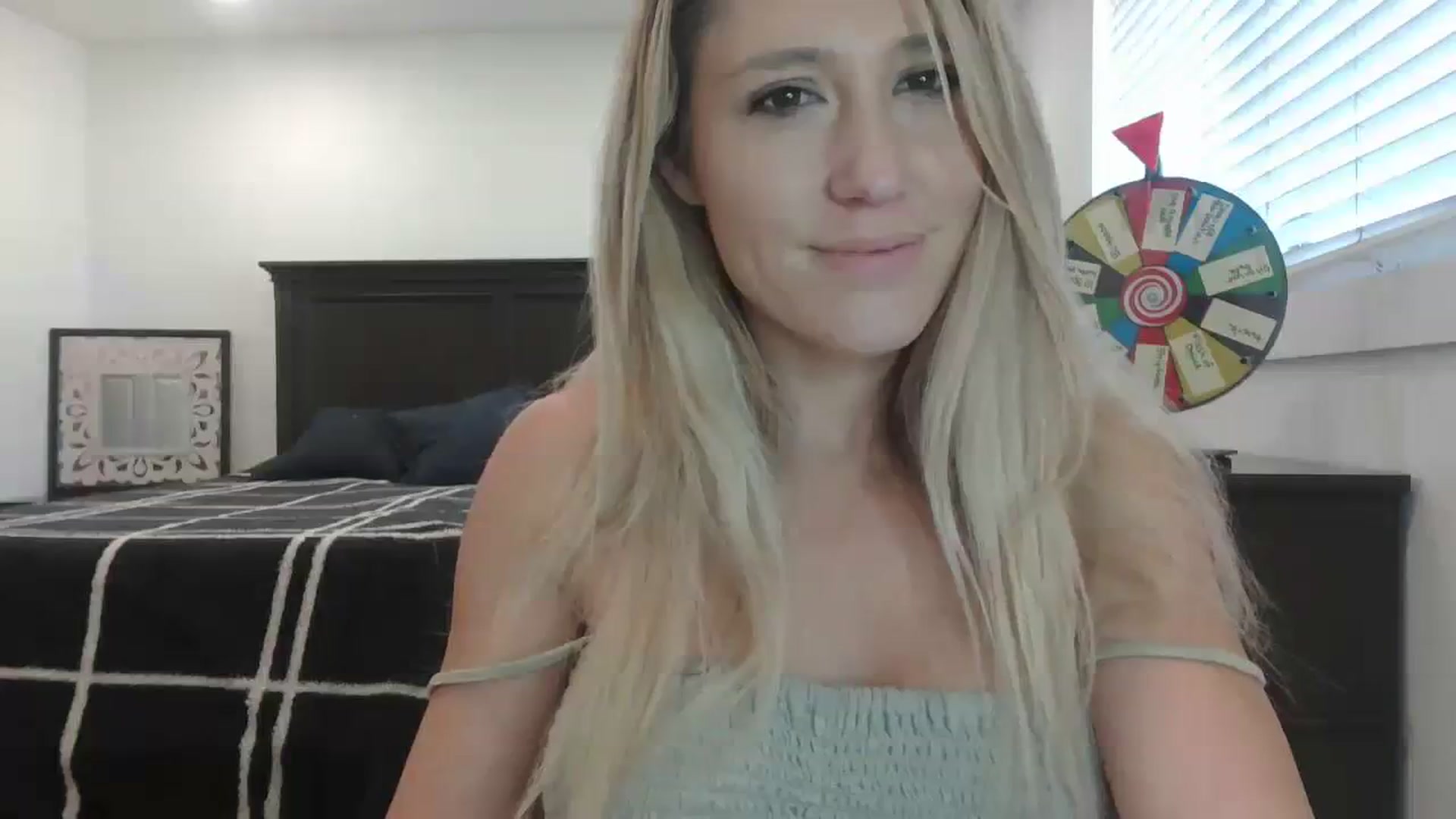 Gallery image thumbnail from blondmilf92's myfreecams stream on, 02/21/2024, 21:03 image 14 of 20