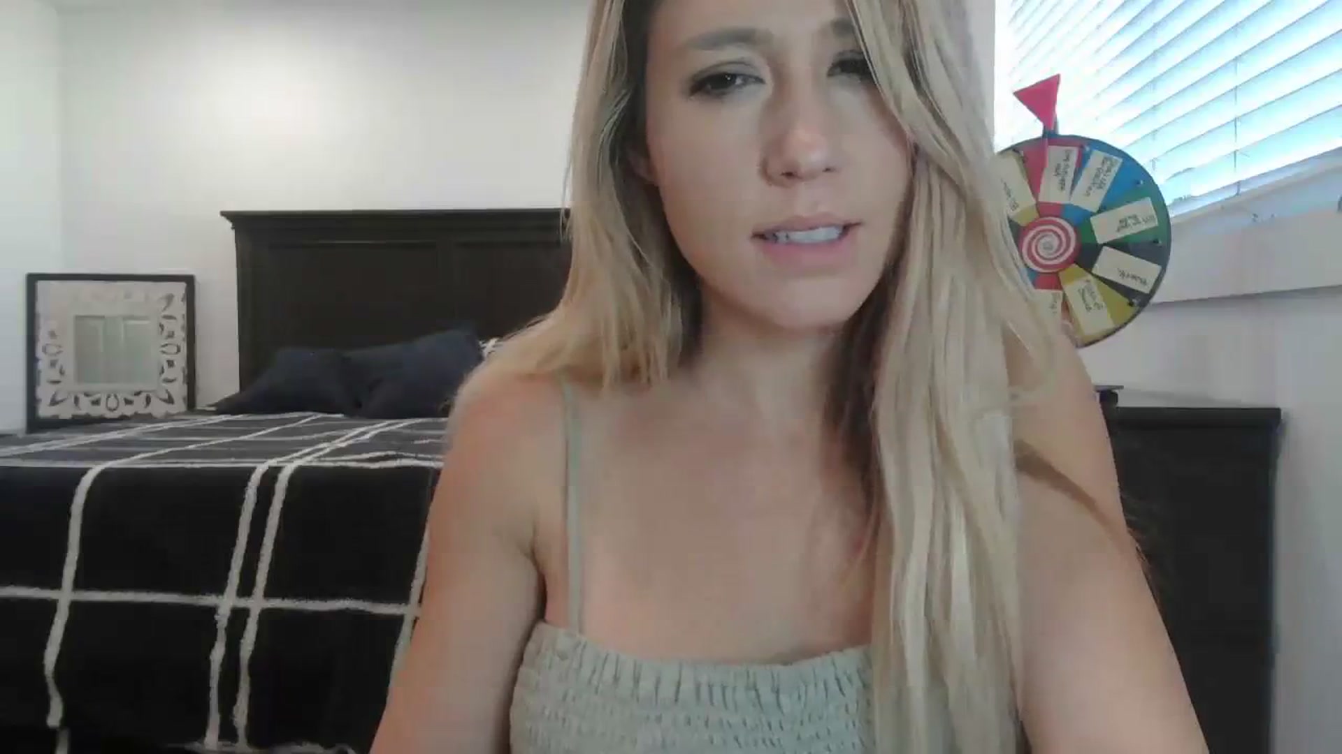 Gallery image thumbnail from blondmilf92's myfreecams stream on, 02/21/2024, 21:03 image 10 of 20