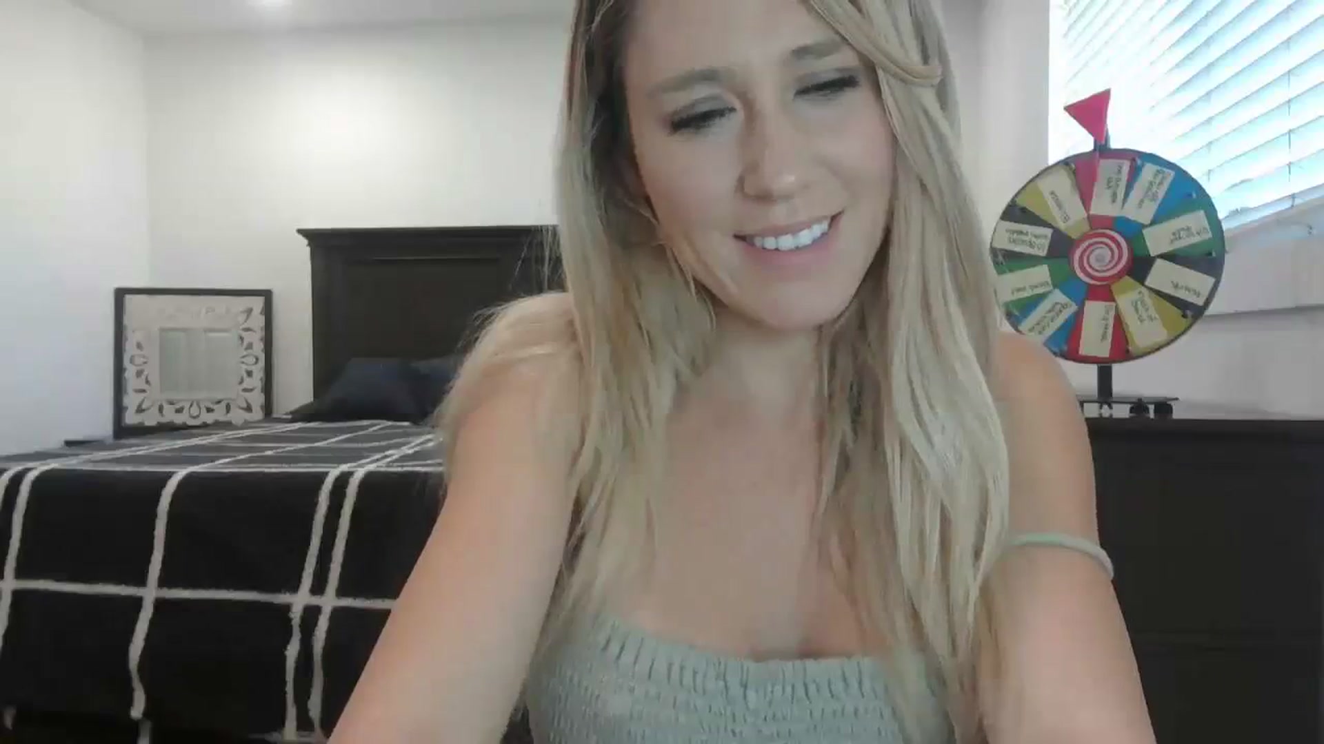 Gallery image thumbnail from blondmilf92's myfreecams stream on, 02/21/2024, 21:03 image 3 of 20