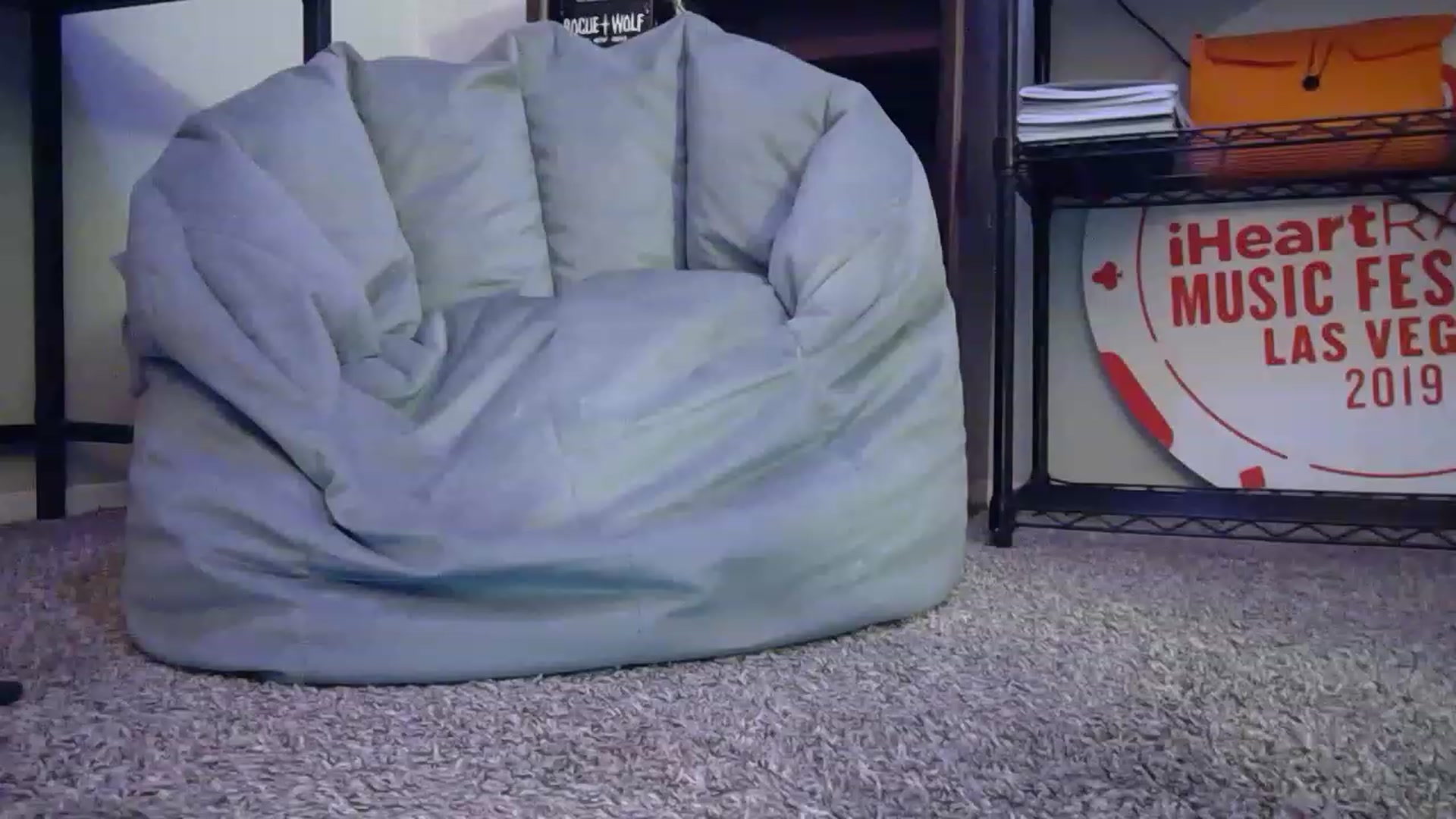Gallery image thumbnail from blu3gazer's myfreecams stream on, 11/26/2022, 05:49 image 1 of 20
