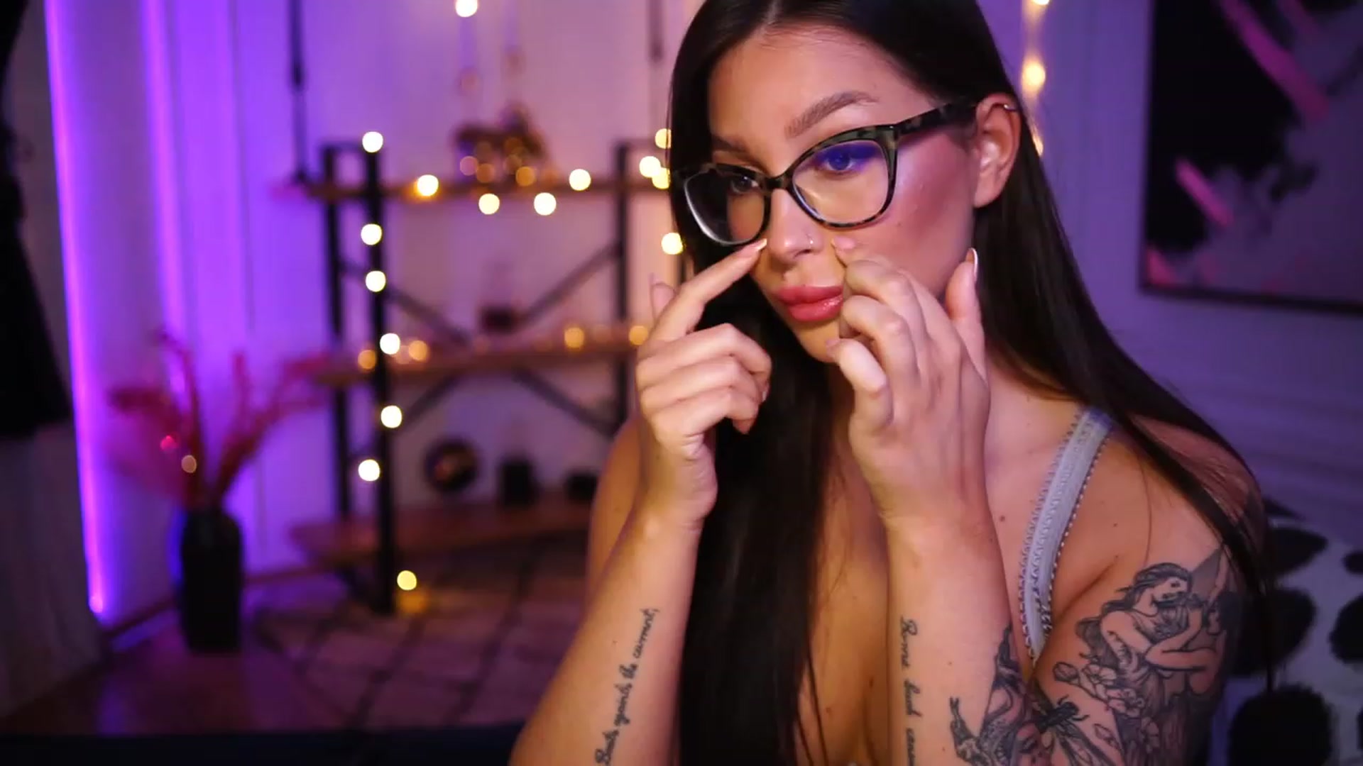 Gallery image thumbnail from blueexstacey's myfreecams stream on, 11/22/2022, 01:45 image 12 of 20
