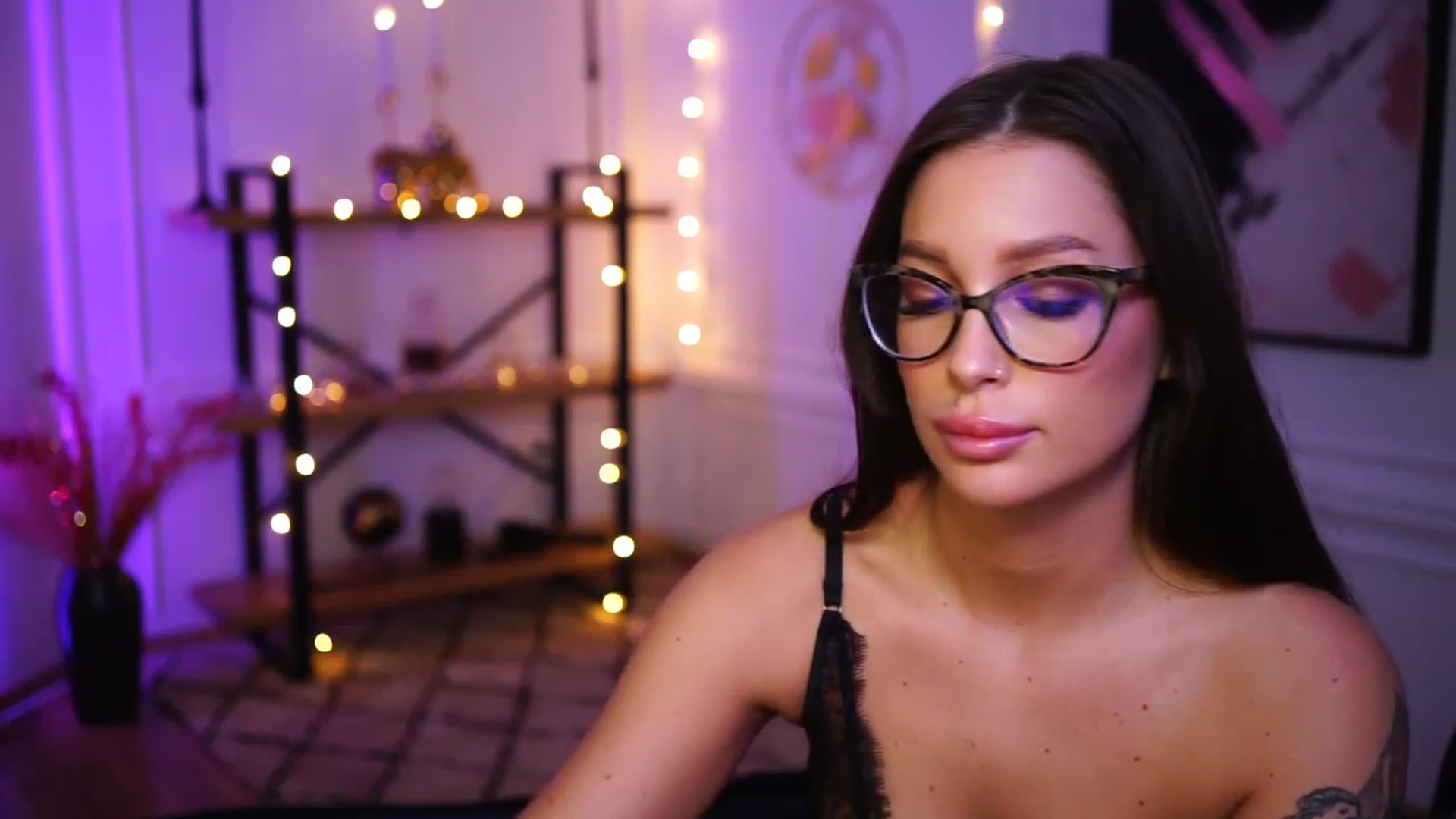 Gallery image thumbnail from blueexstacey's myfreecams stream on, 11/23/2022, 04:24 image 14 of 20