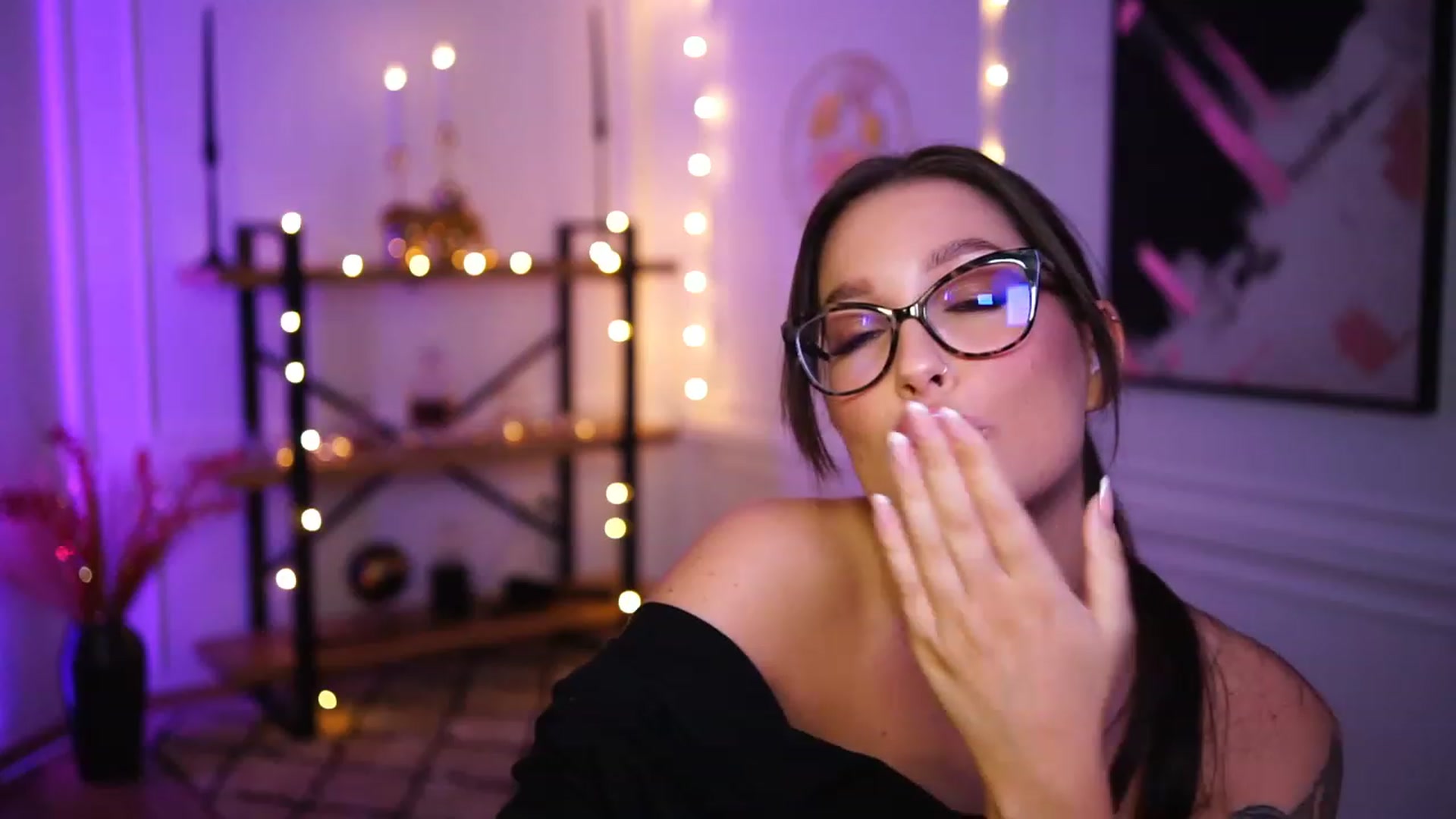 Gallery image thumbnail from blueexstacey's myfreecams stream on, 11/23/2022, 05:34 image 12 of 20