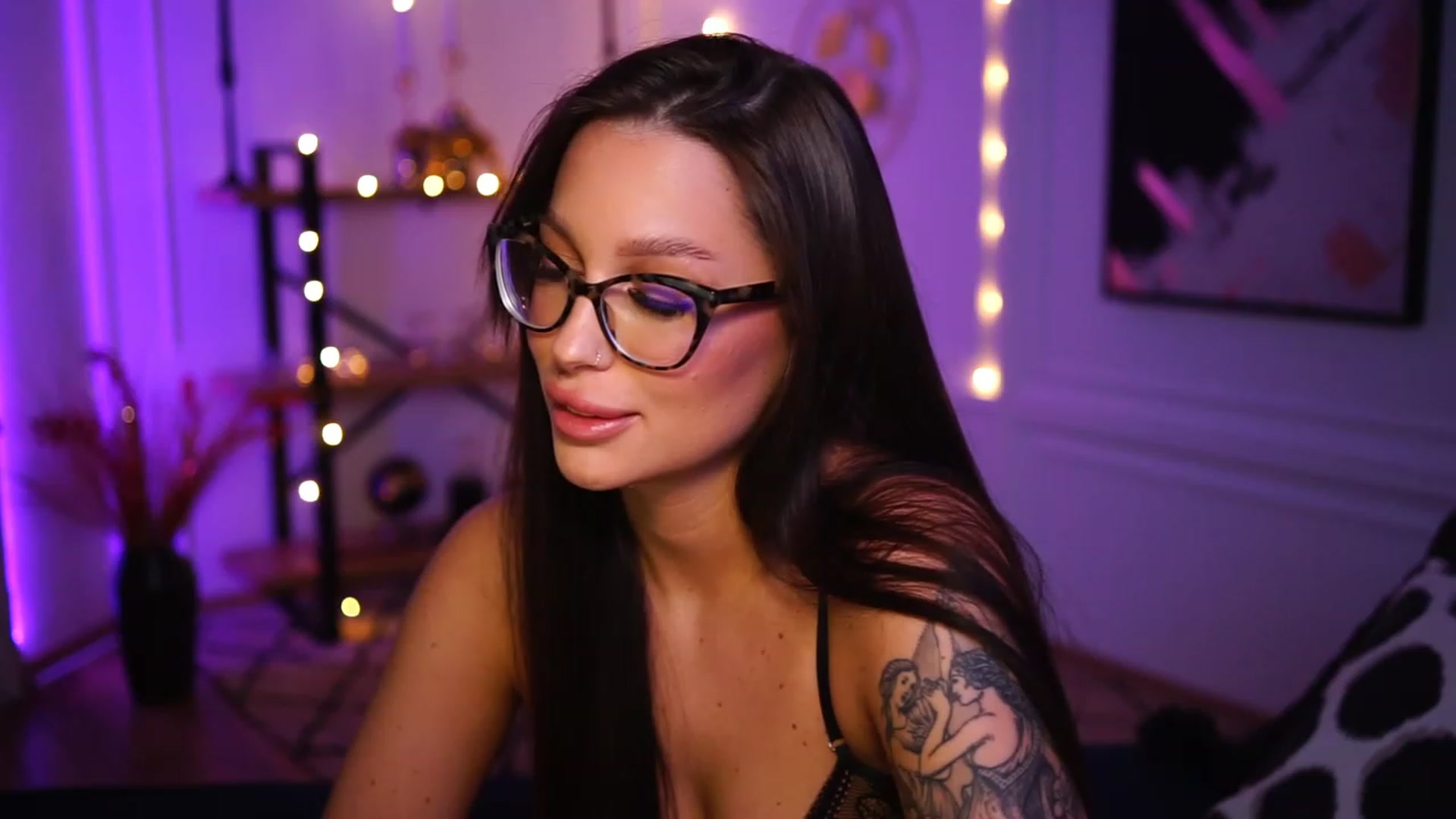 Gallery image thumbnail from blueexstacey's myfreecams stream on, 11/25/2022, 02:28 image 11 of 20