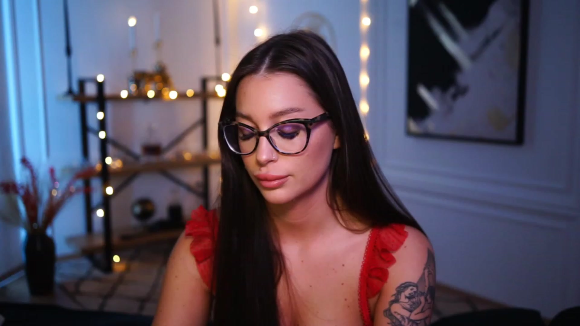 Gallery image thumbnail from blueexstacey's myfreecams stream on, 12/02/2022, 01:53 image 11 of 20