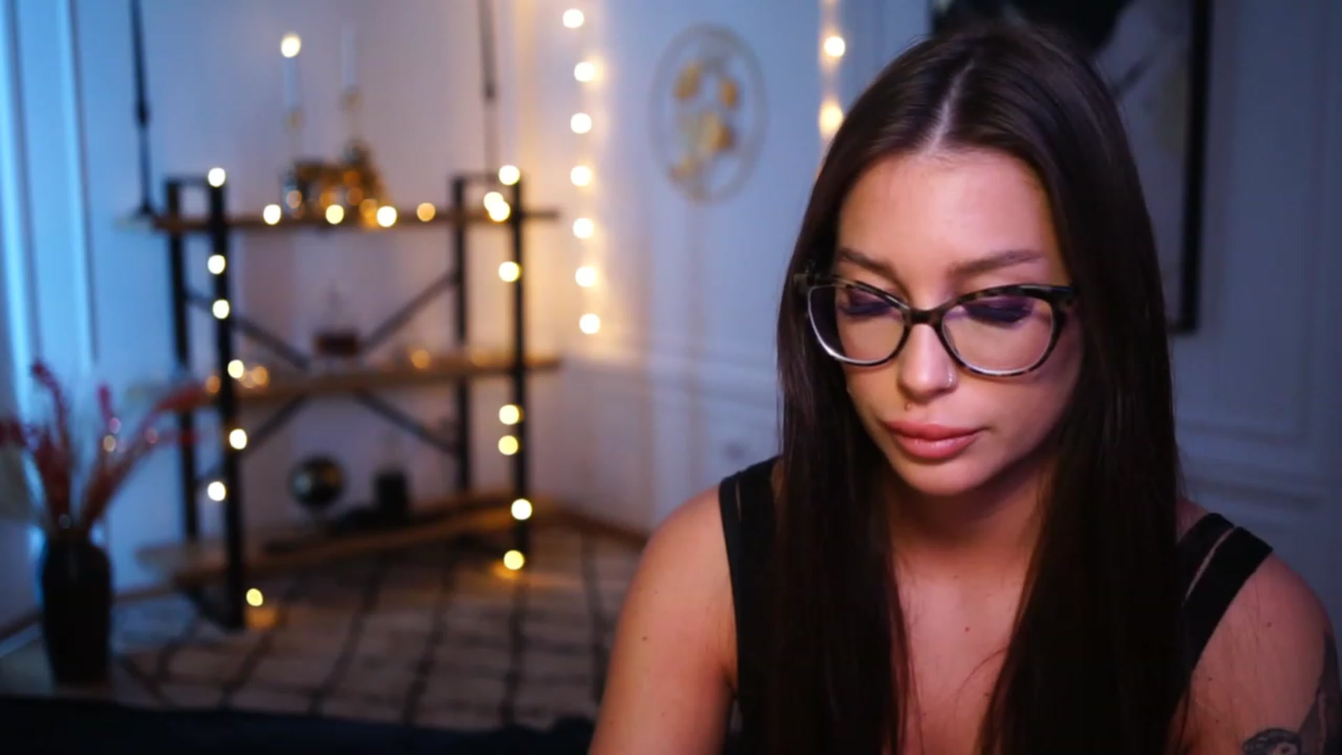 Gallery image thumbnail from blueexstacey's myfreecams stream on, 12/02/2022, 02:12 image 14 of 20