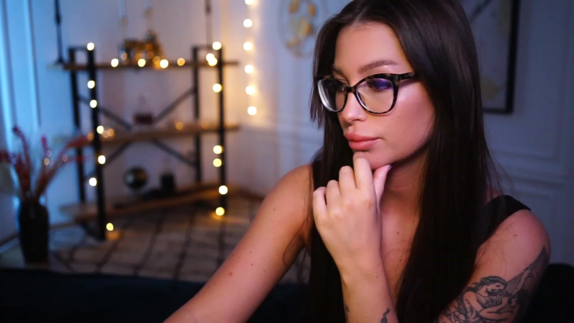 Gallery image thumbnail from blueexstacey's myfreecams stream on, 12/02/2022, 02:12 image 17 of 20