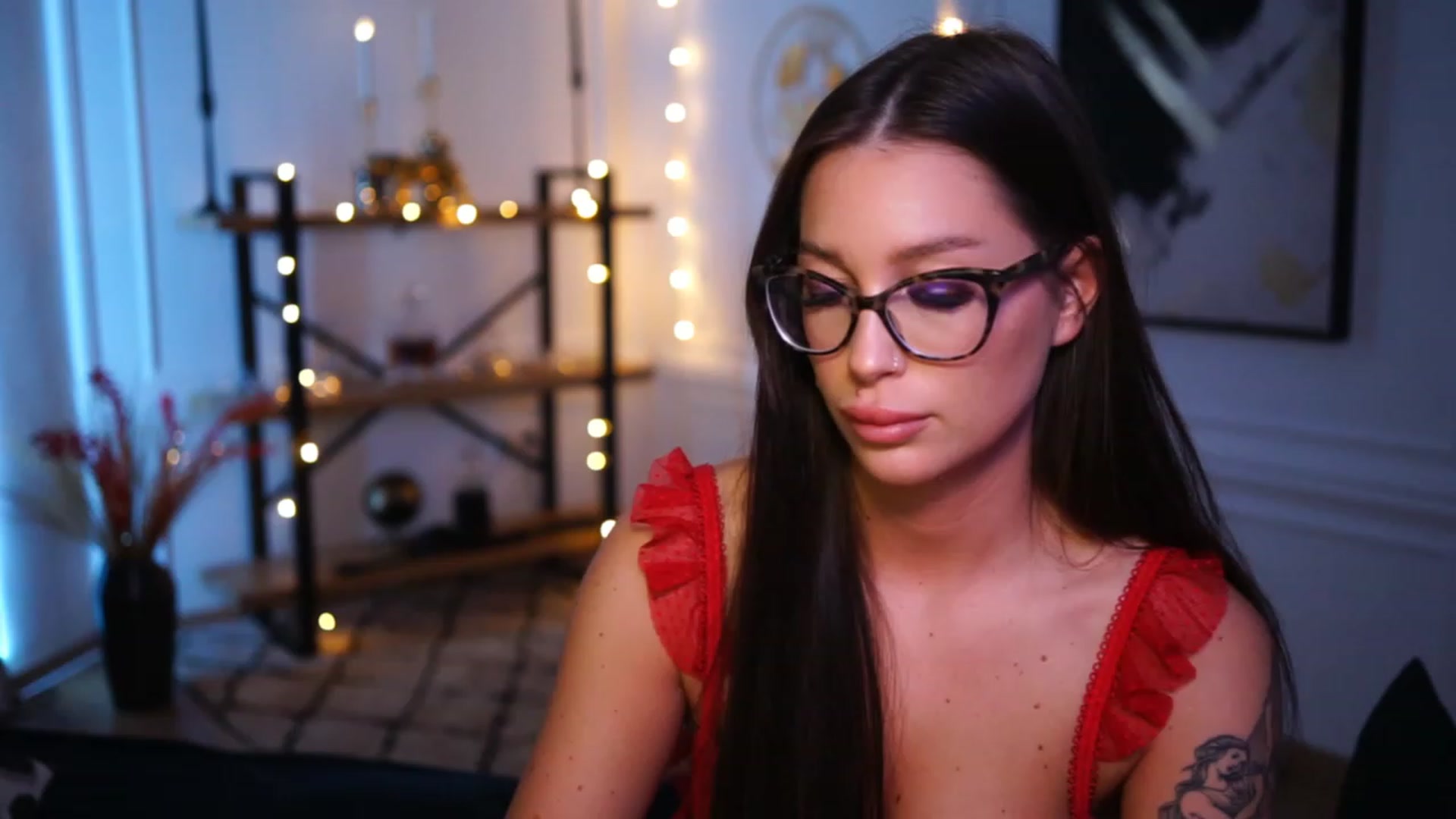 Gallery image thumbnail from blueexstacey's myfreecams stream on, 12/02/2022, 02:12 image 2 of 20