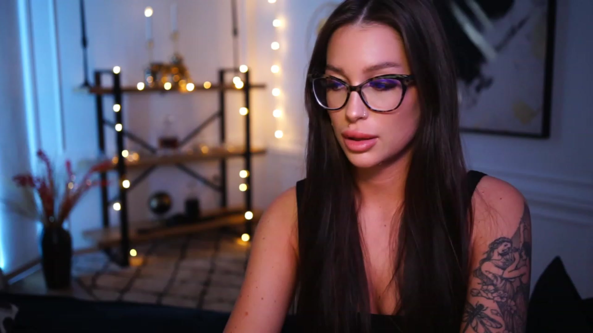 Gallery image thumbnail from blueexstacey's myfreecams stream on, 12/02/2022, 02:12 image 12 of 20