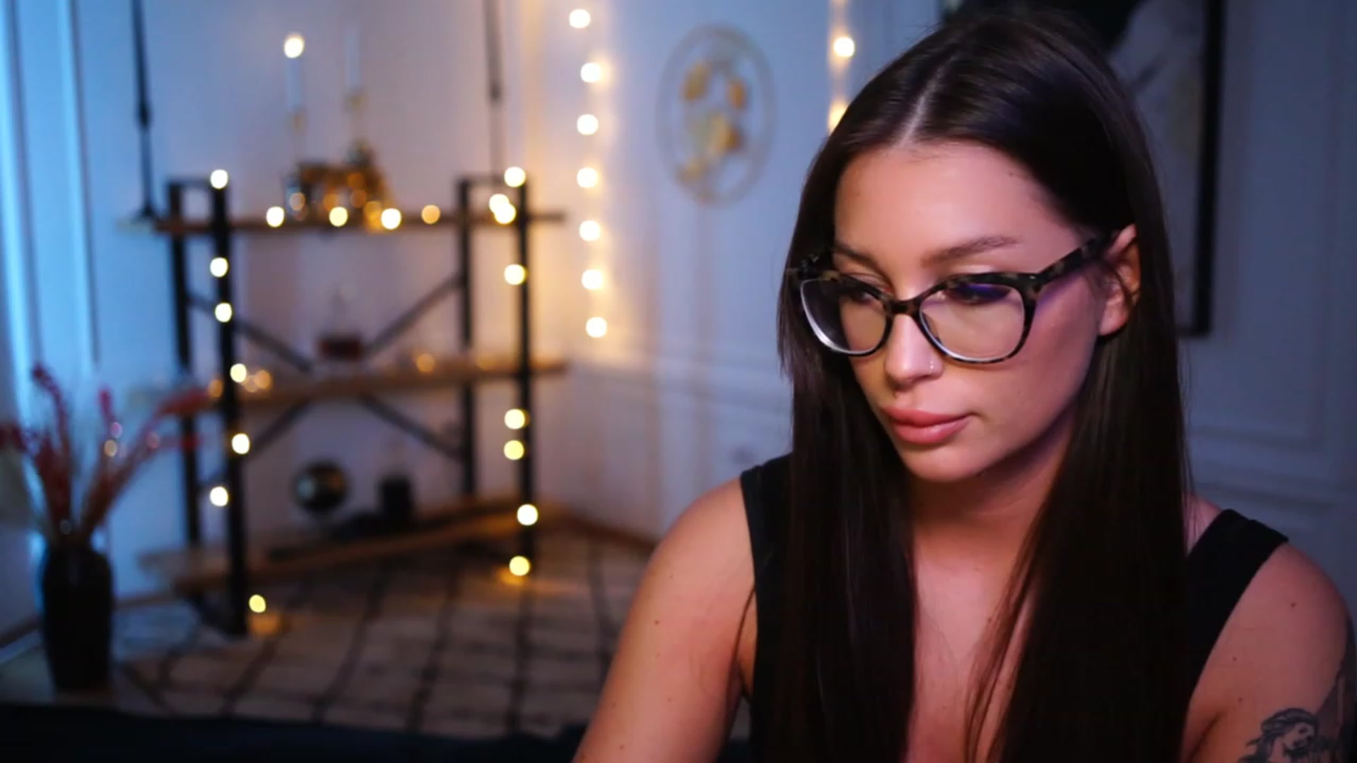 Gallery image thumbnail from blueexstacey's myfreecams stream on, 12/02/2022, 02:12 image 16 of 20