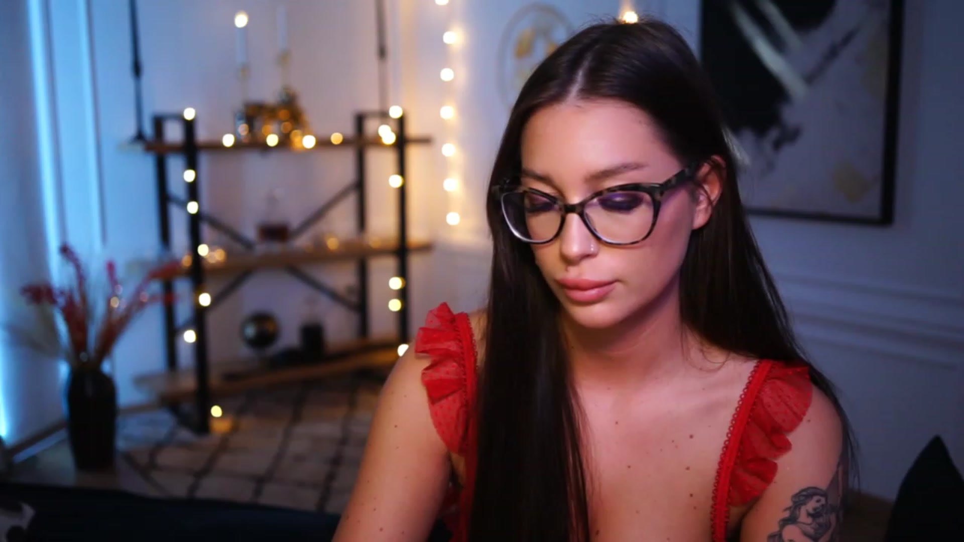 Gallery image thumbnail from blueexstacey's myfreecams stream on, 12/02/2022, 02:12 image 1 of 20