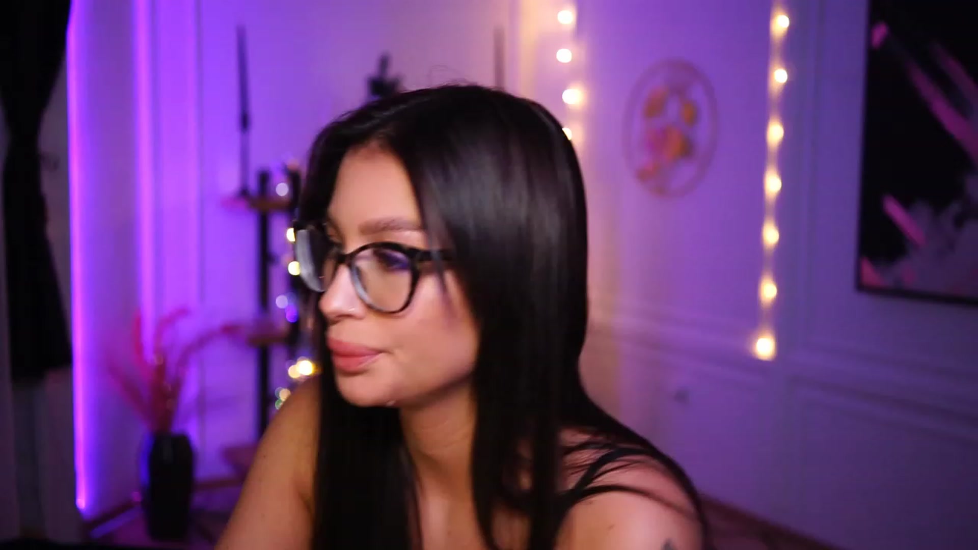 Gallery image thumbnail from blueexstacey's myfreecams stream on, 12/06/2022, 03:43 image 14 of 20