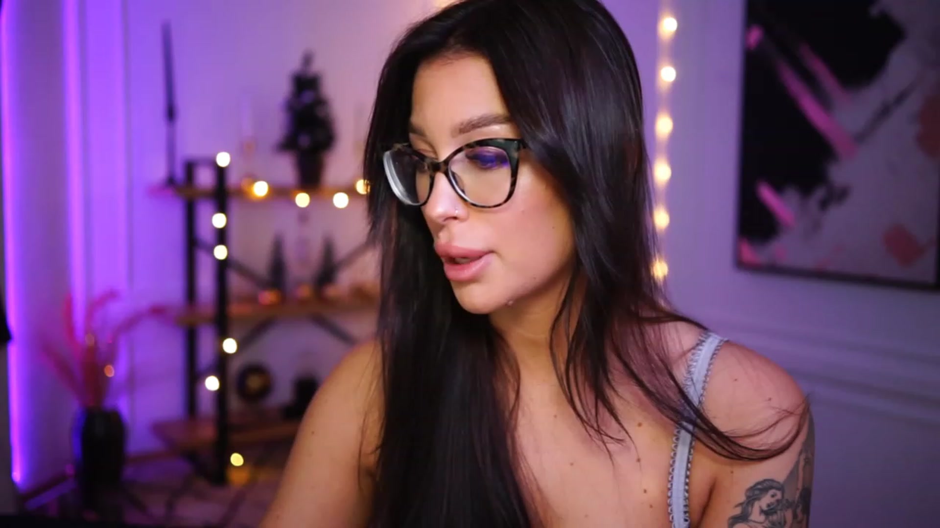 Gallery image thumbnail from blueexstacey's myfreecams stream on, 12/07/2022, 13:11 image 16 of 20