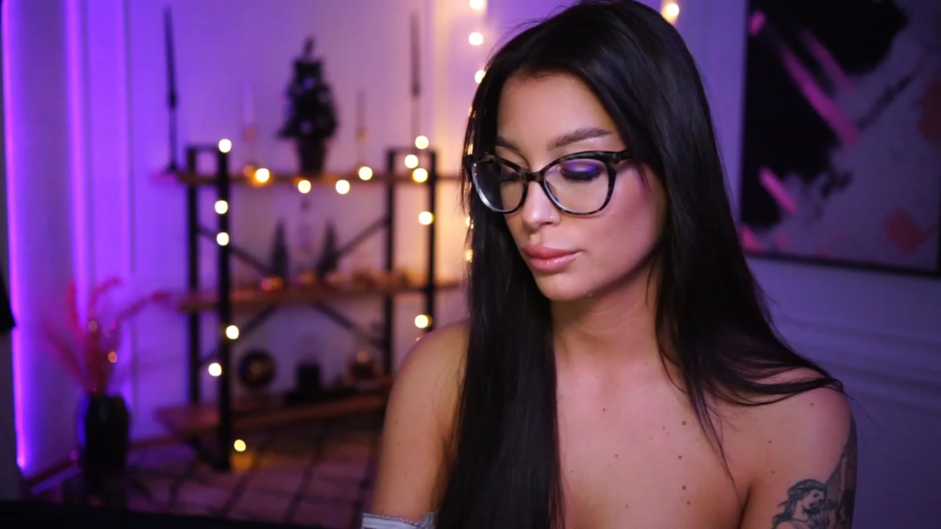 Gallery image thumbnail from blueexstacey's myfreecams stream on, 12/07/2022, 14:42 image 9 of 20