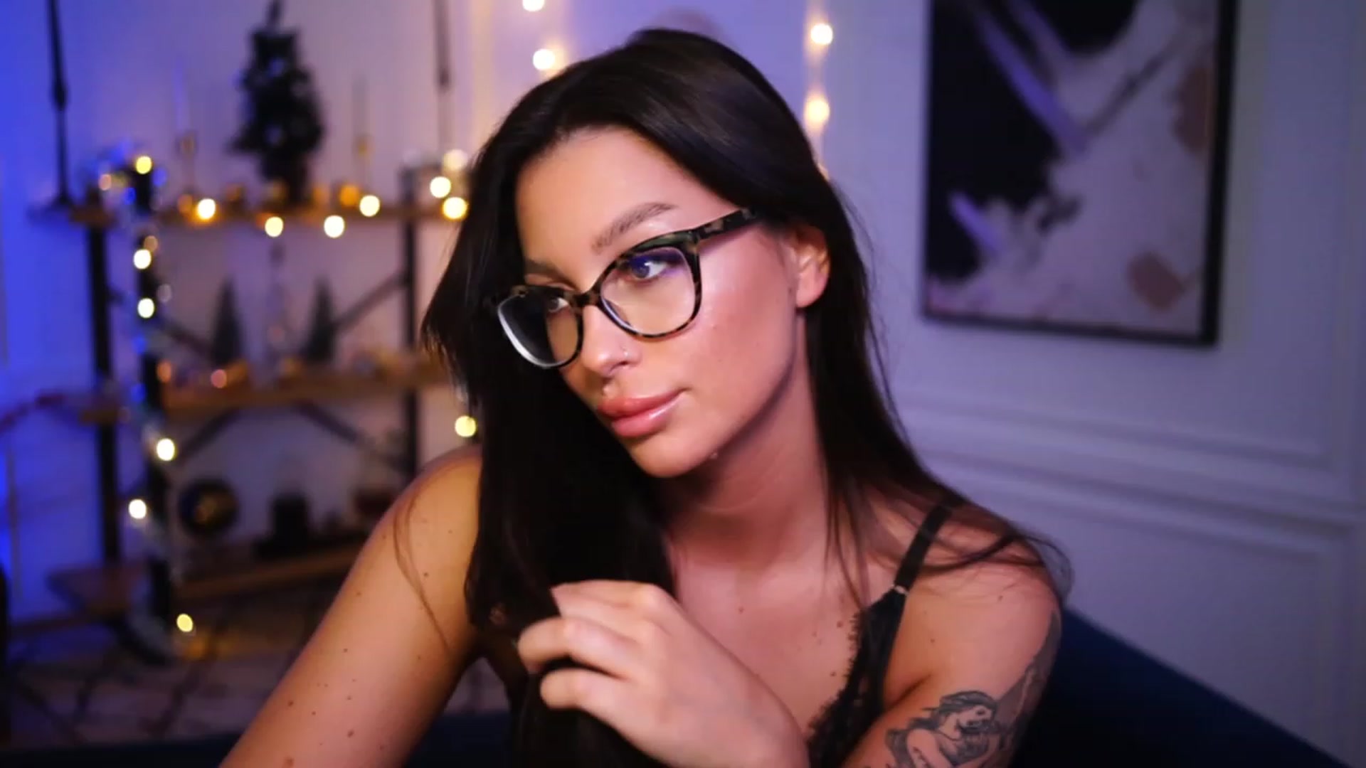 Gallery image thumbnail from blueexstacey's myfreecams stream on, 12/09/2022, 01:02 image 17 of 20
