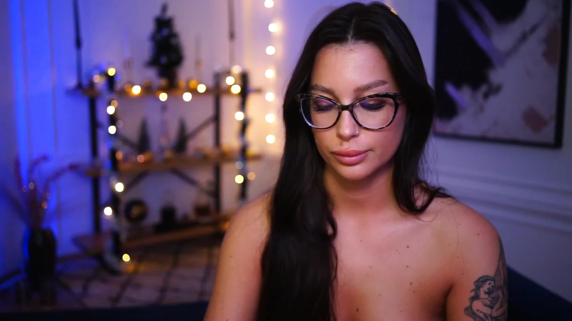 Gallery image thumbnail from blueexstacey's myfreecams stream on, 12/09/2022, 03:01 image 15 of 20