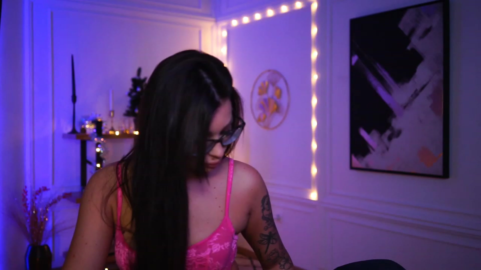 Gallery image thumbnail from blueexstacey's myfreecams stream on, 12/12/2022, 24:55 image 11 of 20