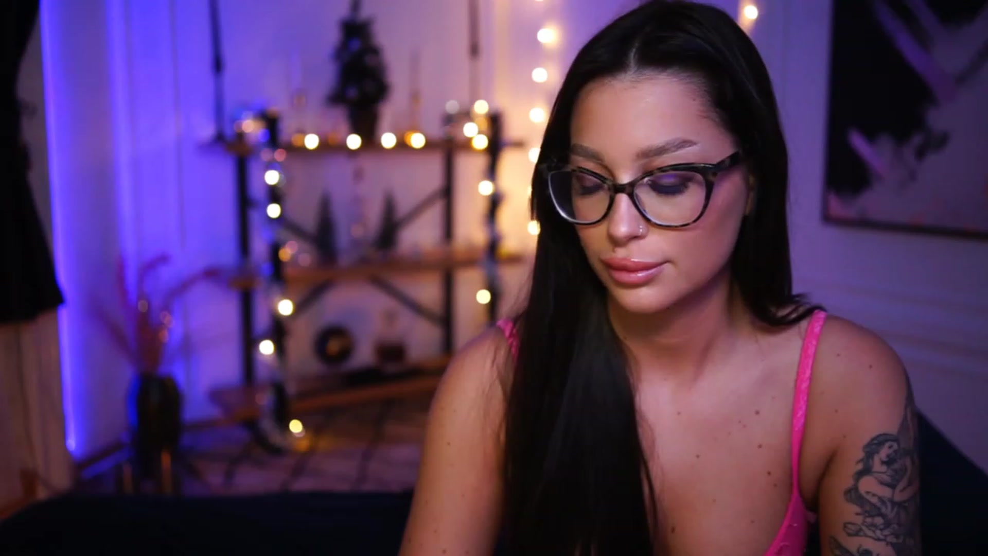 Gallery image thumbnail from blueexstacey's myfreecams stream on, 12/12/2022, 02:13 image 11 of 20