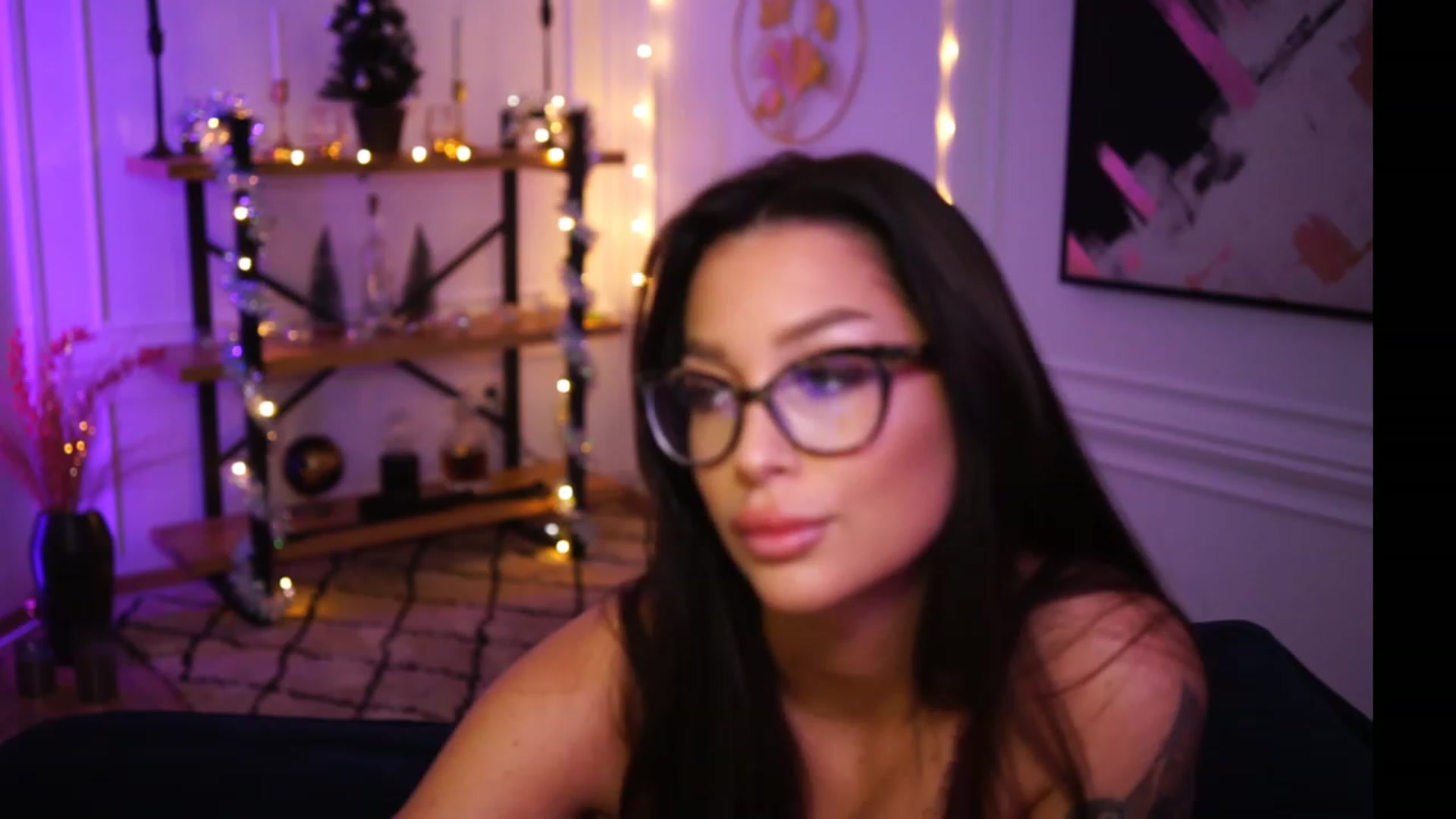 Gallery image thumbnail from blueexstacey's myfreecams stream on, 12/13/2022, 01:51 image 16 of 20
