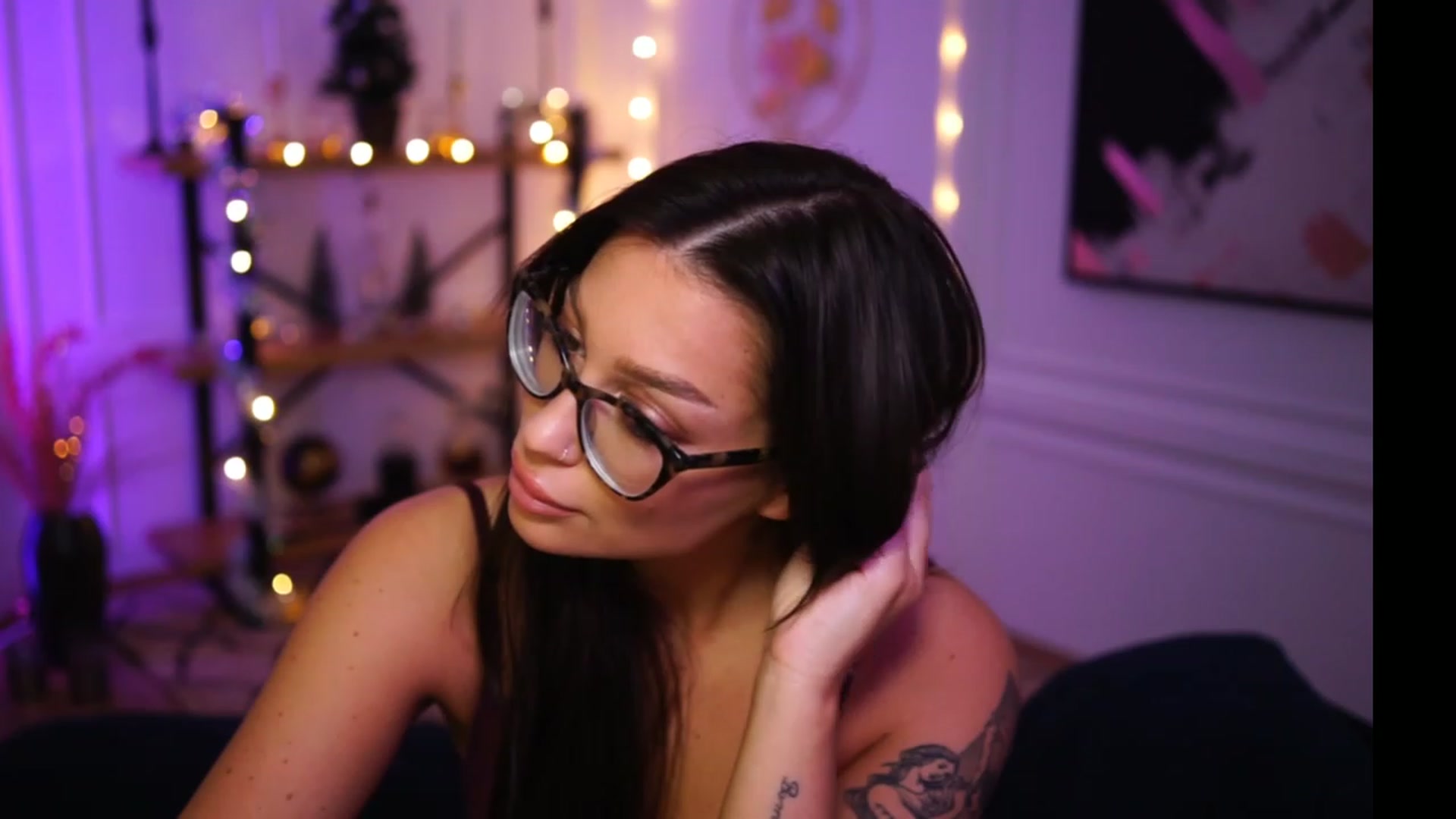 Gallery image thumbnail from blueexstacey's myfreecams stream on, 12/13/2022, 01:51 image 18 of 20