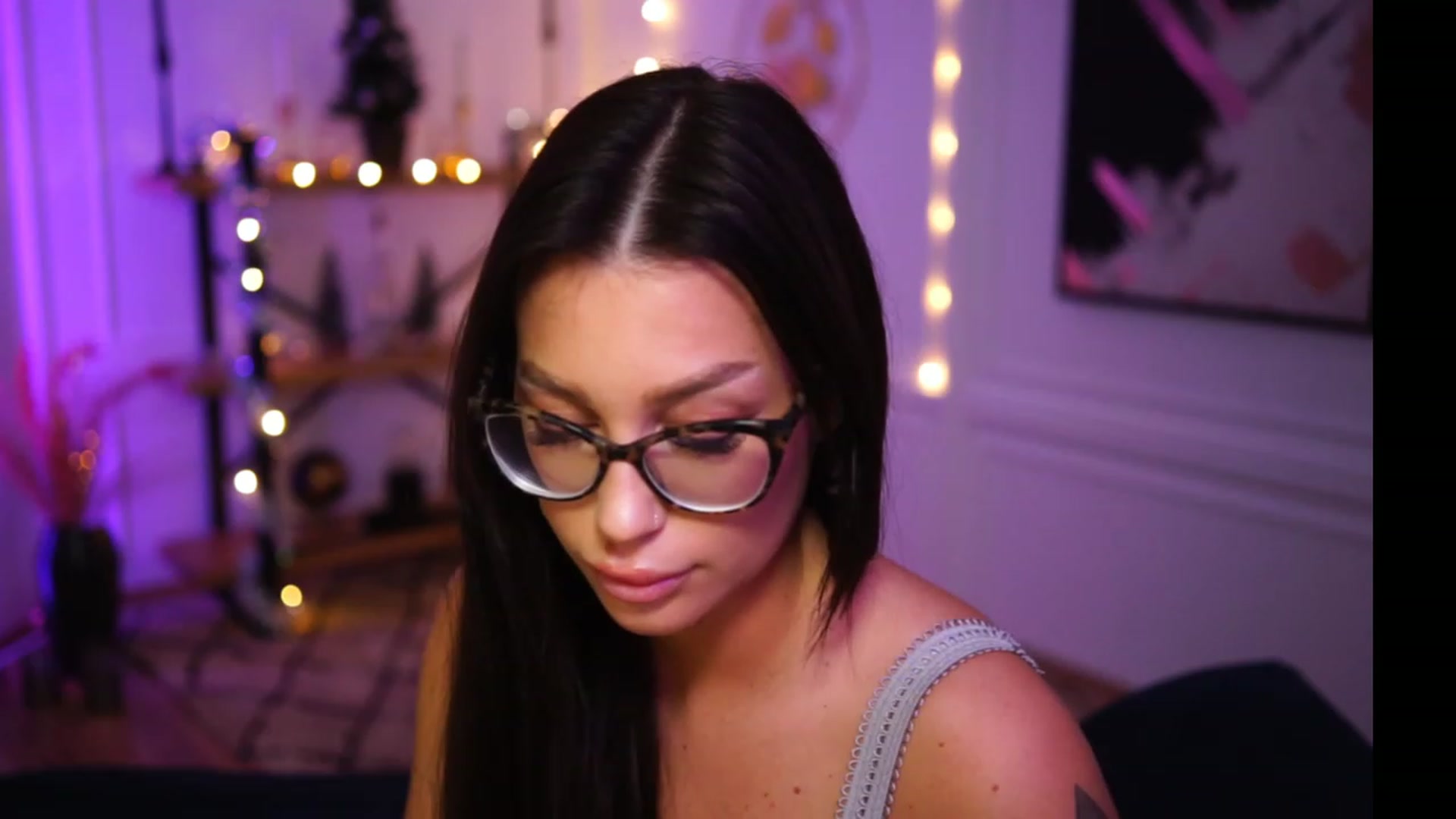 Gallery image thumbnail from blueexstacey's myfreecams stream on, 12/13/2022, 03:02 image 17 of 20