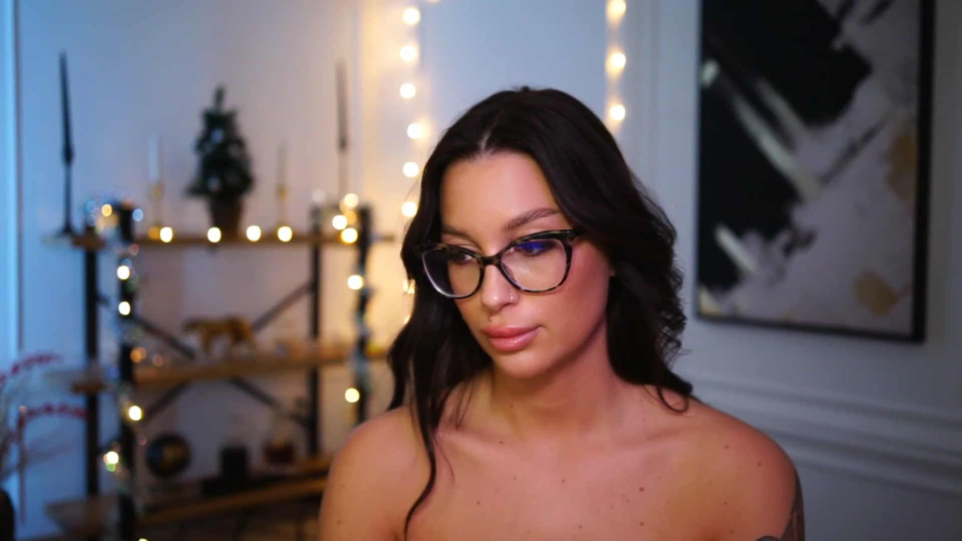 Gallery image thumbnail from blueexstacey's myfreecams stream on, 12/14/2022, 23:11 image 19 of 20