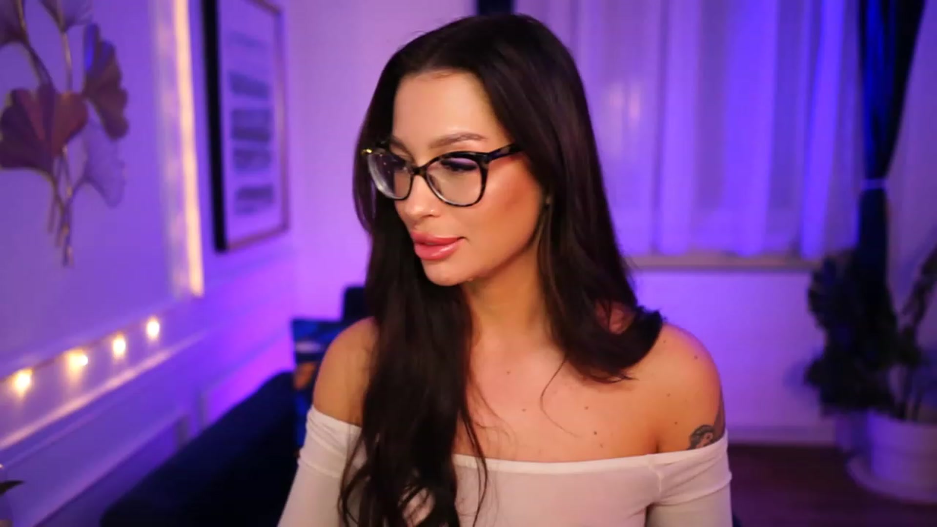 Gallery image thumbnail from blueexstacey's myfreecams stream on, 03/03/2023, 01:04 image 6 of 20