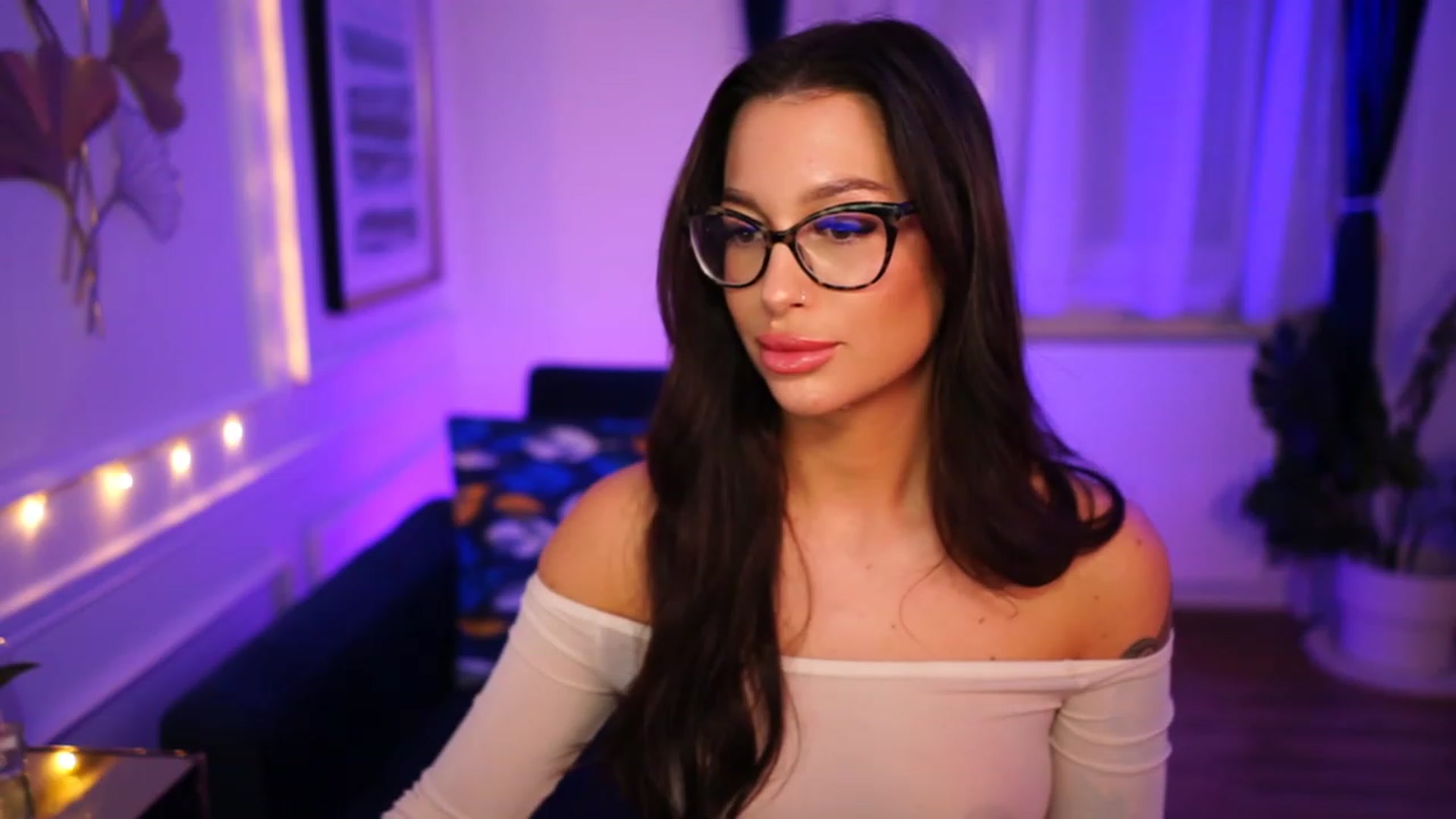 Gallery image thumbnail from blueexstacey's myfreecams stream on, 03/03/2023, 01:04 image 10 of 20