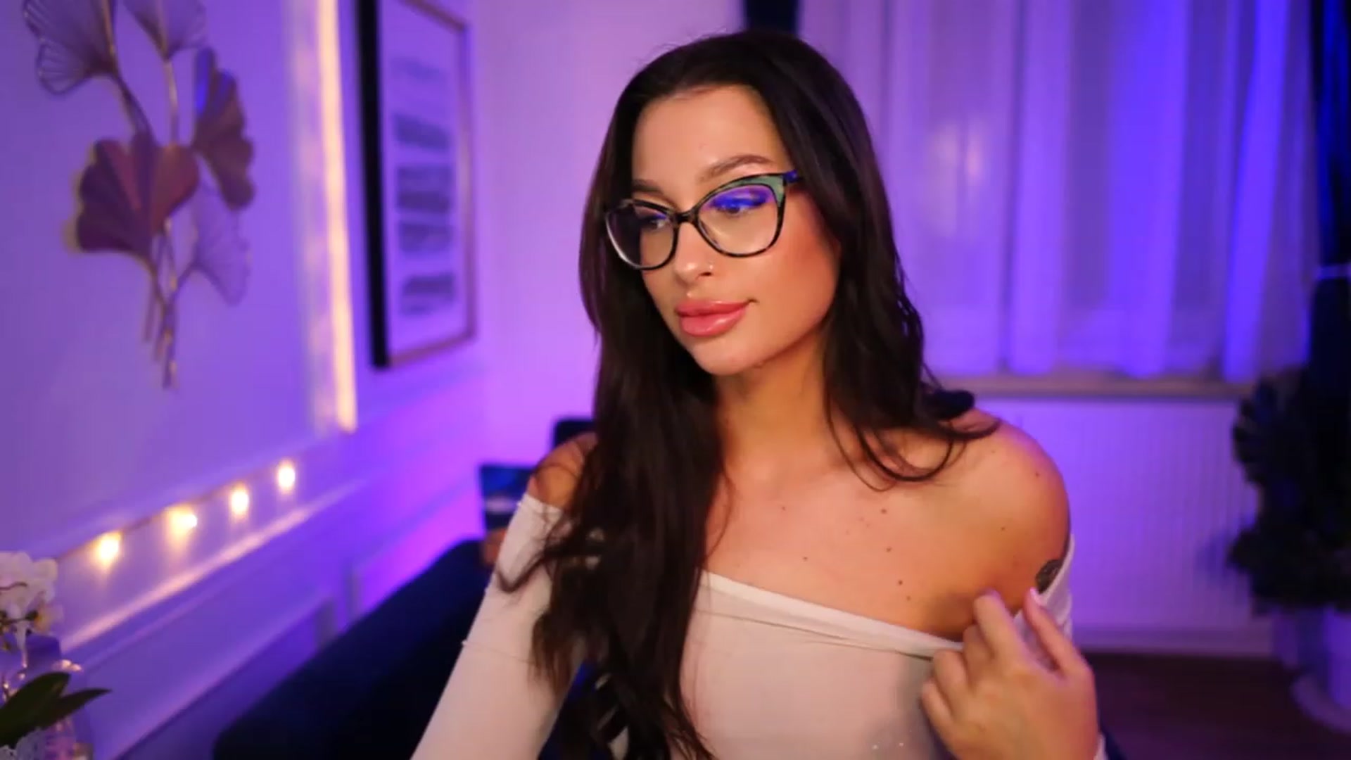 Gallery image thumbnail from blueexstacey's myfreecams stream on, 03/03/2023, 01:04 image 19 of 20