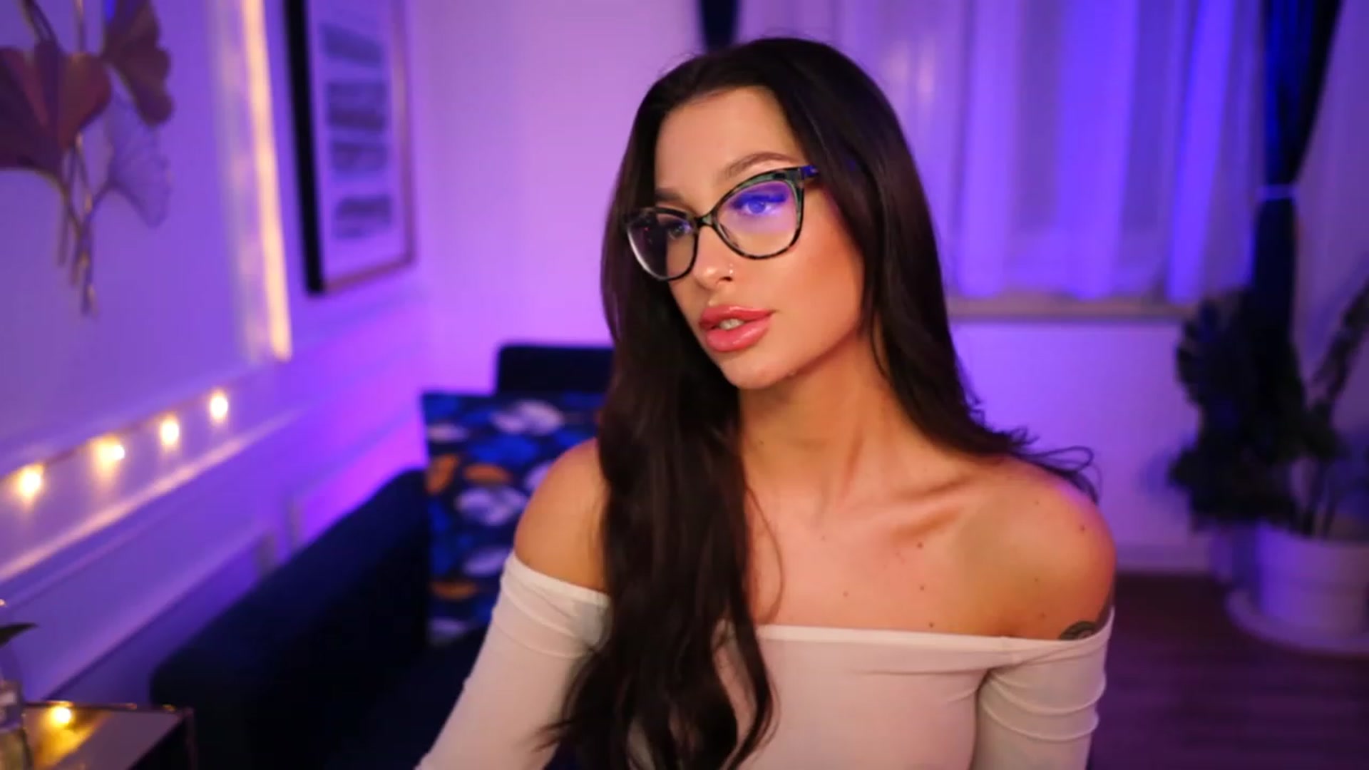 Gallery image thumbnail from blueexstacey's myfreecams stream on, 03/03/2023, 01:04 image 13 of 20