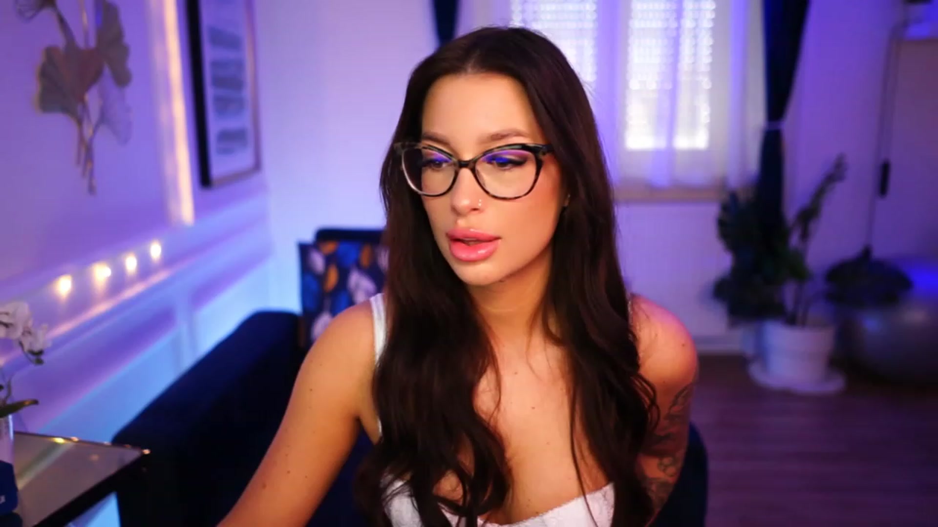Gallery image thumbnail from blueexstacey's myfreecams stream on, 03/04/2023, 10:12 image 2 of 20