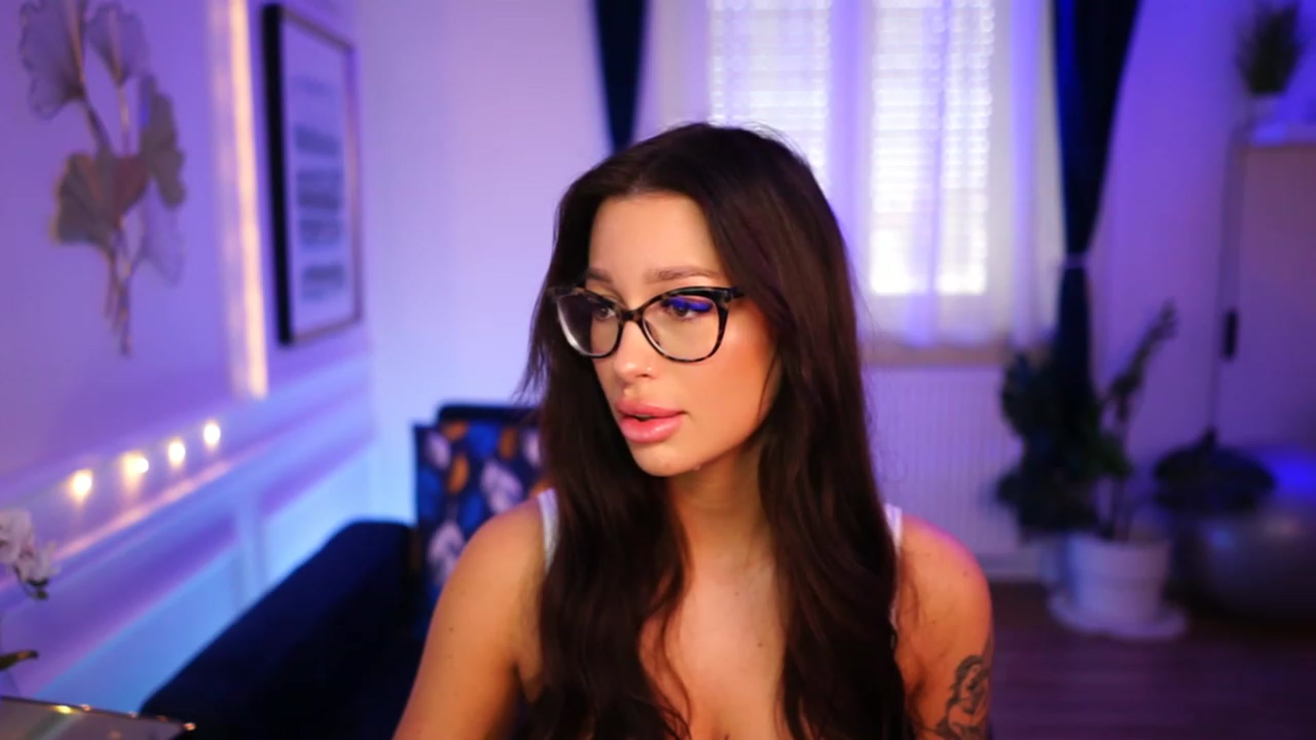 Gallery image thumbnail from blueexstacey's myfreecams stream on, 03/04/2023, 10:12 image 20 of 20