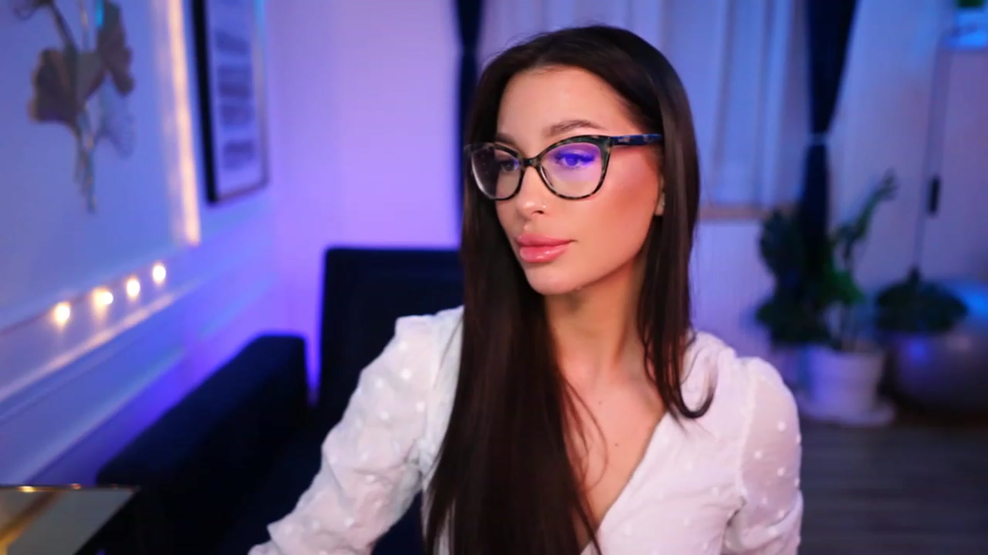 Gallery image thumbnail from blueexstacey's myfreecams stream on, 03/07/2023, 19:39 image 9 of 20