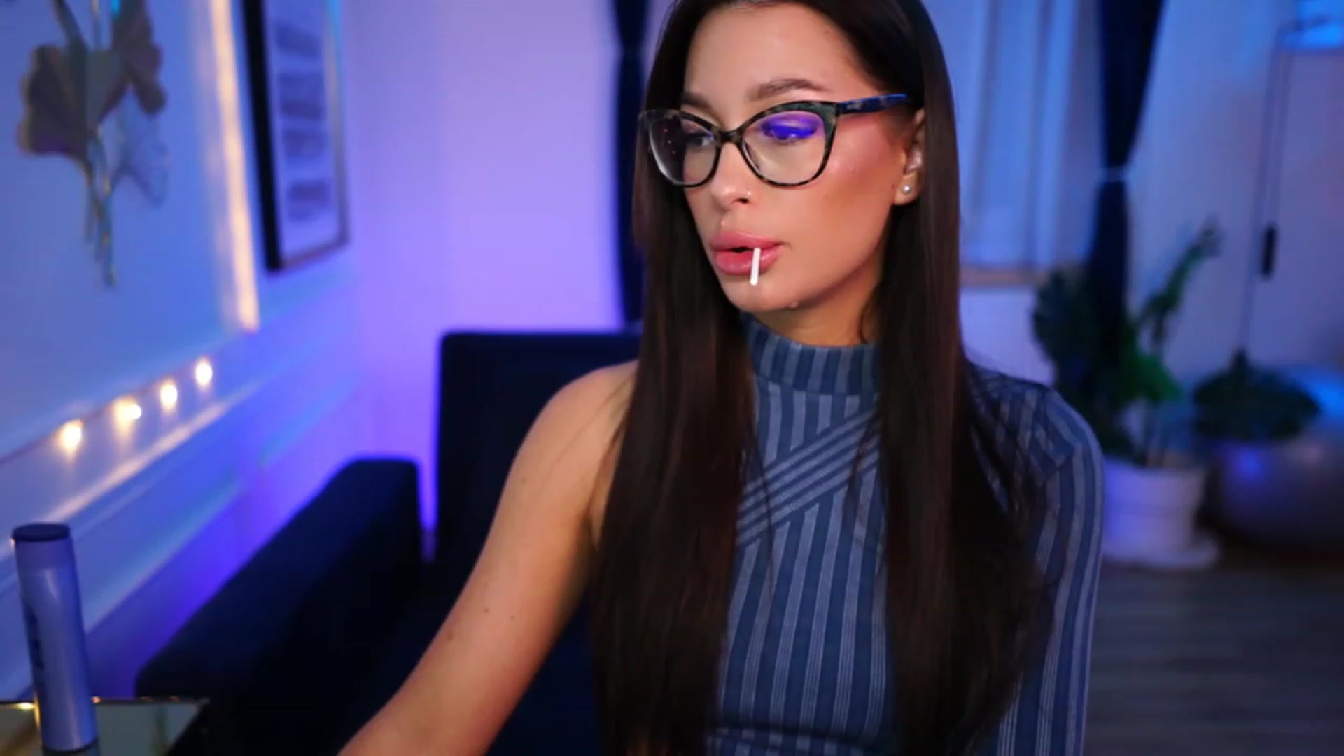 Gallery image thumbnail from blueexstacey's myfreecams stream on, 03/07/2023, 19:39 image 20 of 20