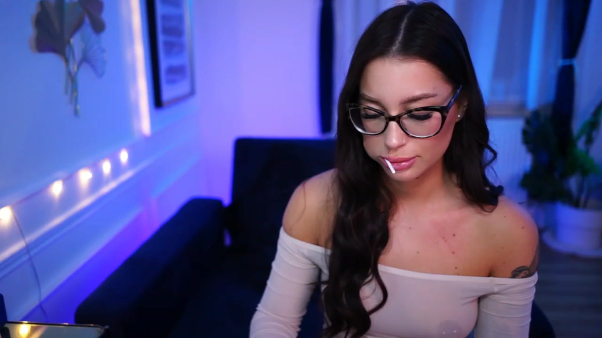 Gallery image thumbnail from blueexstacey's myfreecams stream on, 03/08/2023, 21:53 image 15 of 20
