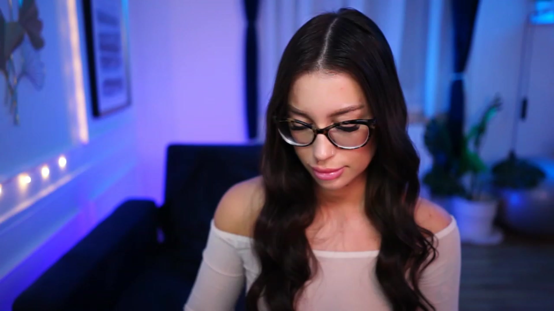 Gallery image thumbnail from blueexstacey's myfreecams stream on, 03/08/2023, 22:59 image 11 of 20