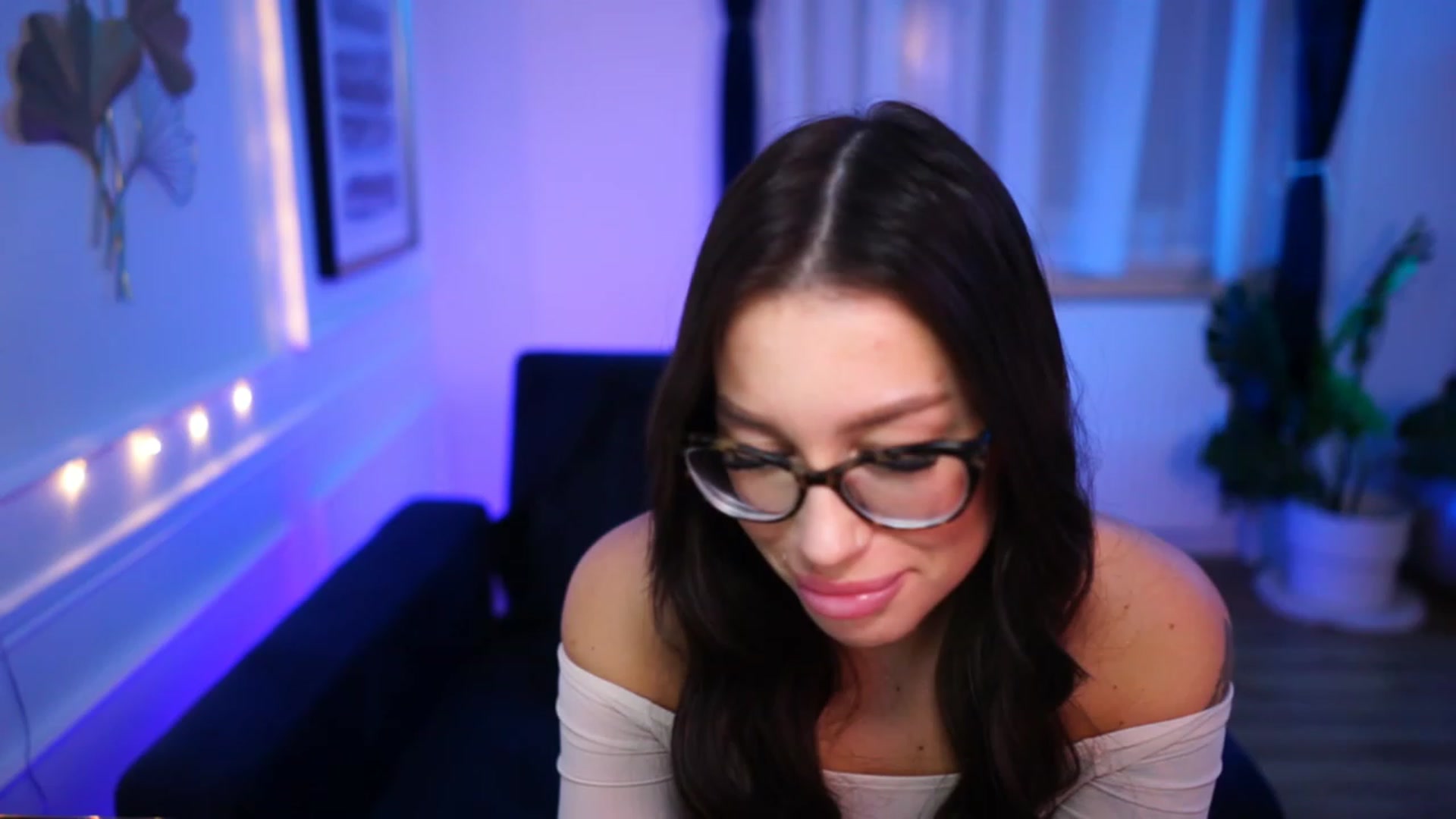 Gallery image thumbnail from blueexstacey's myfreecams stream on, 03/08/2023, 22:59 image 3 of 20