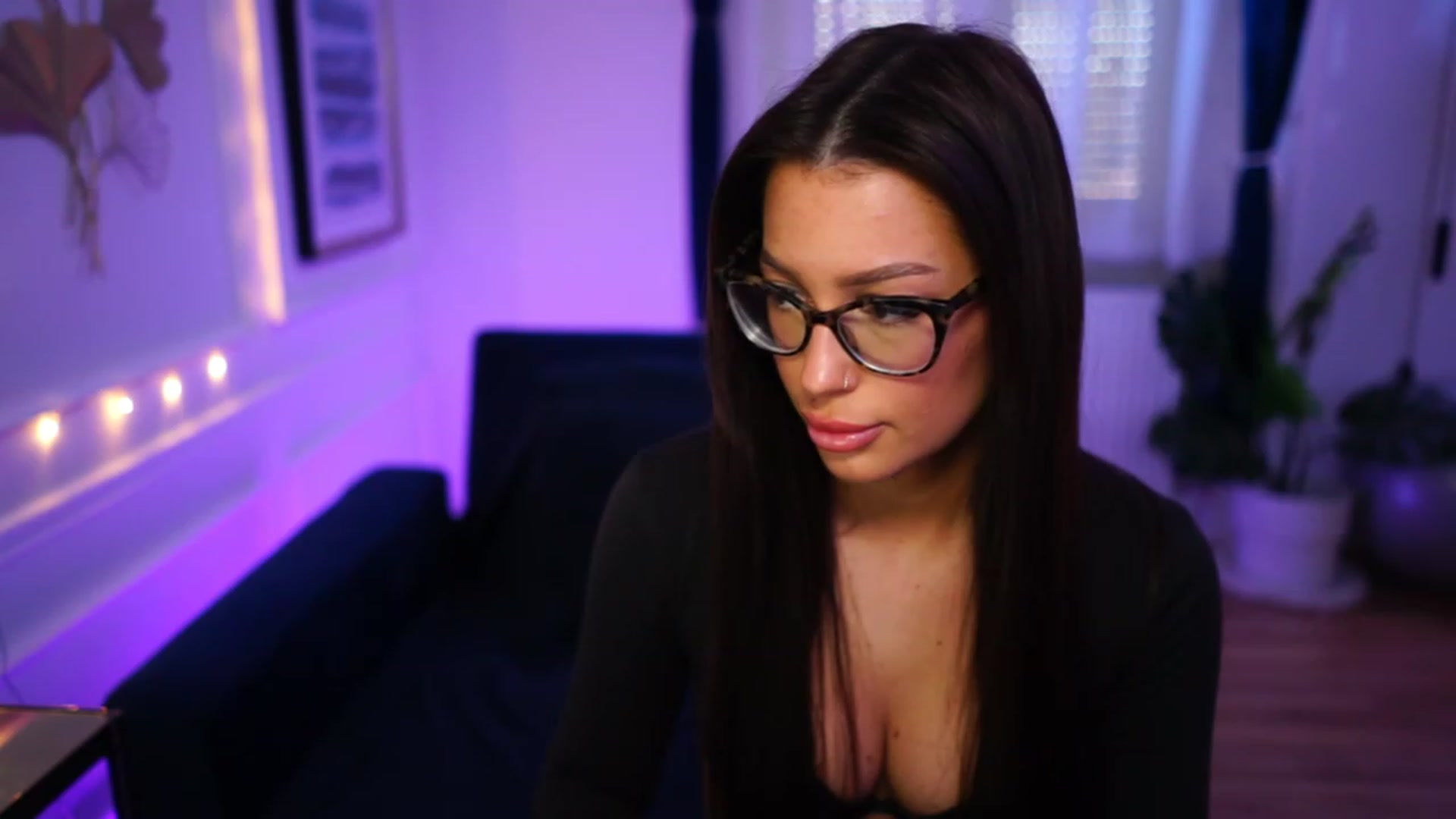 Gallery image thumbnail from blueexstacey's myfreecams stream on, 03/10/2023, 11:00 image 6 of 20