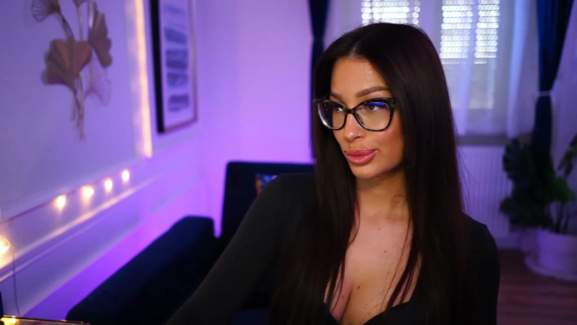Gallery image thumbnail from blueexstacey's myfreecams stream on, 03/10/2023, 14:57 image 9 of 20