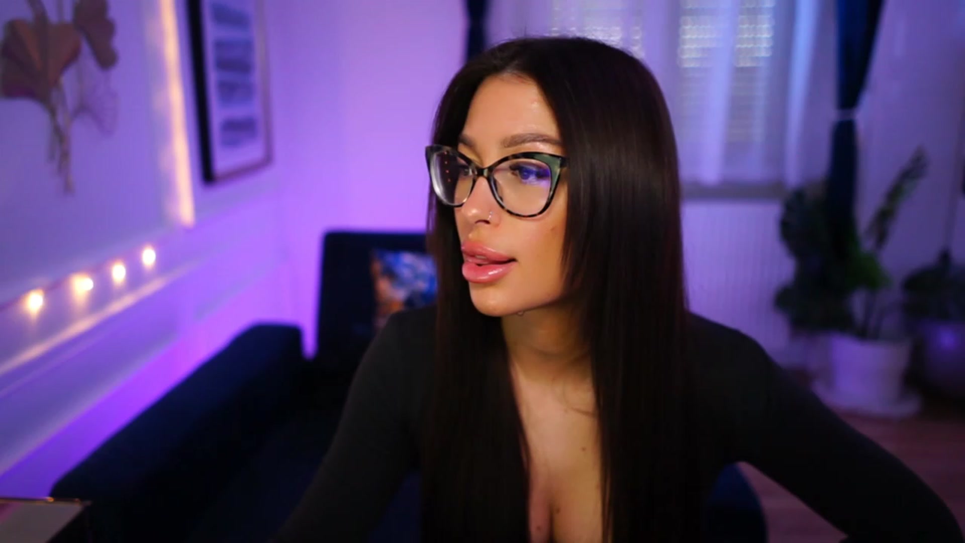 Gallery image thumbnail from blueexstacey's myfreecams stream on, 03/10/2023, 14:57 image 16 of 20