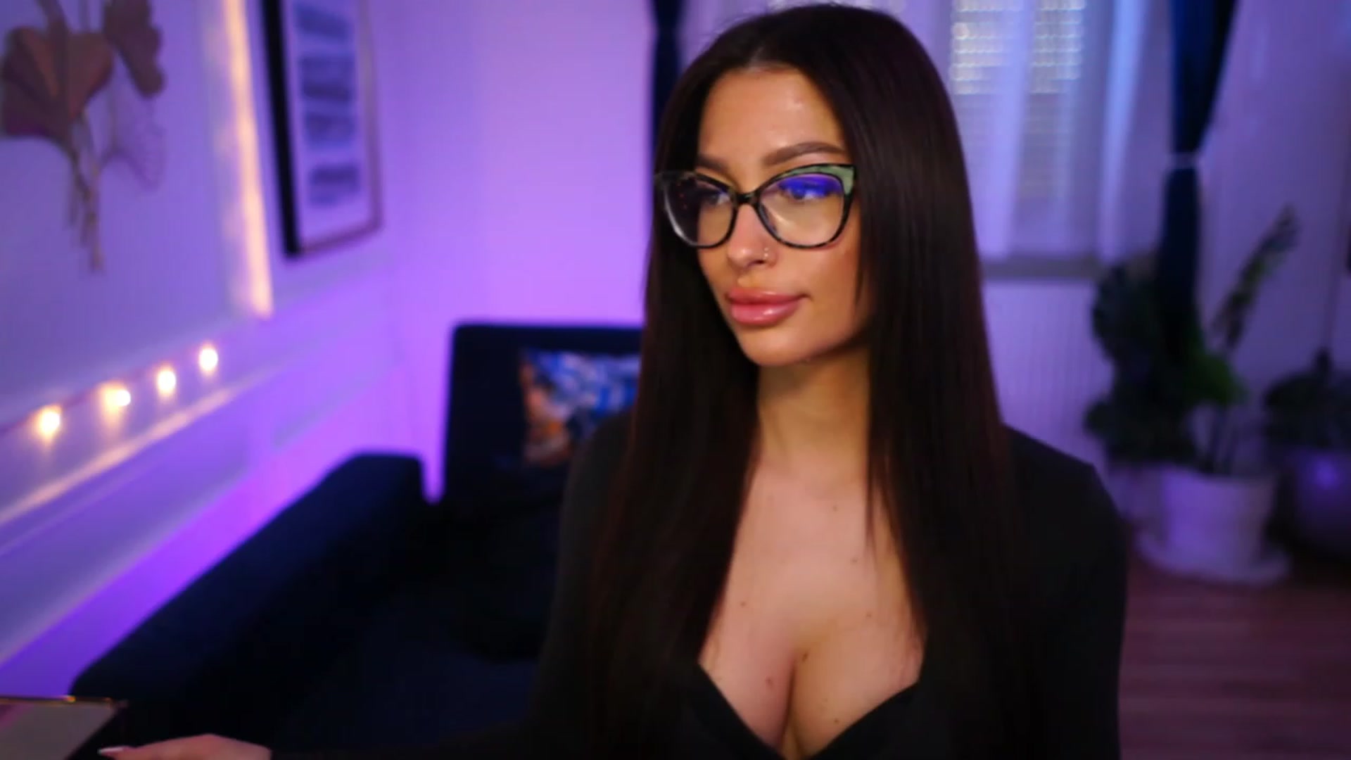 Gallery image thumbnail from blueexstacey's myfreecams stream on, 03/10/2023, 14:57 image 17 of 20