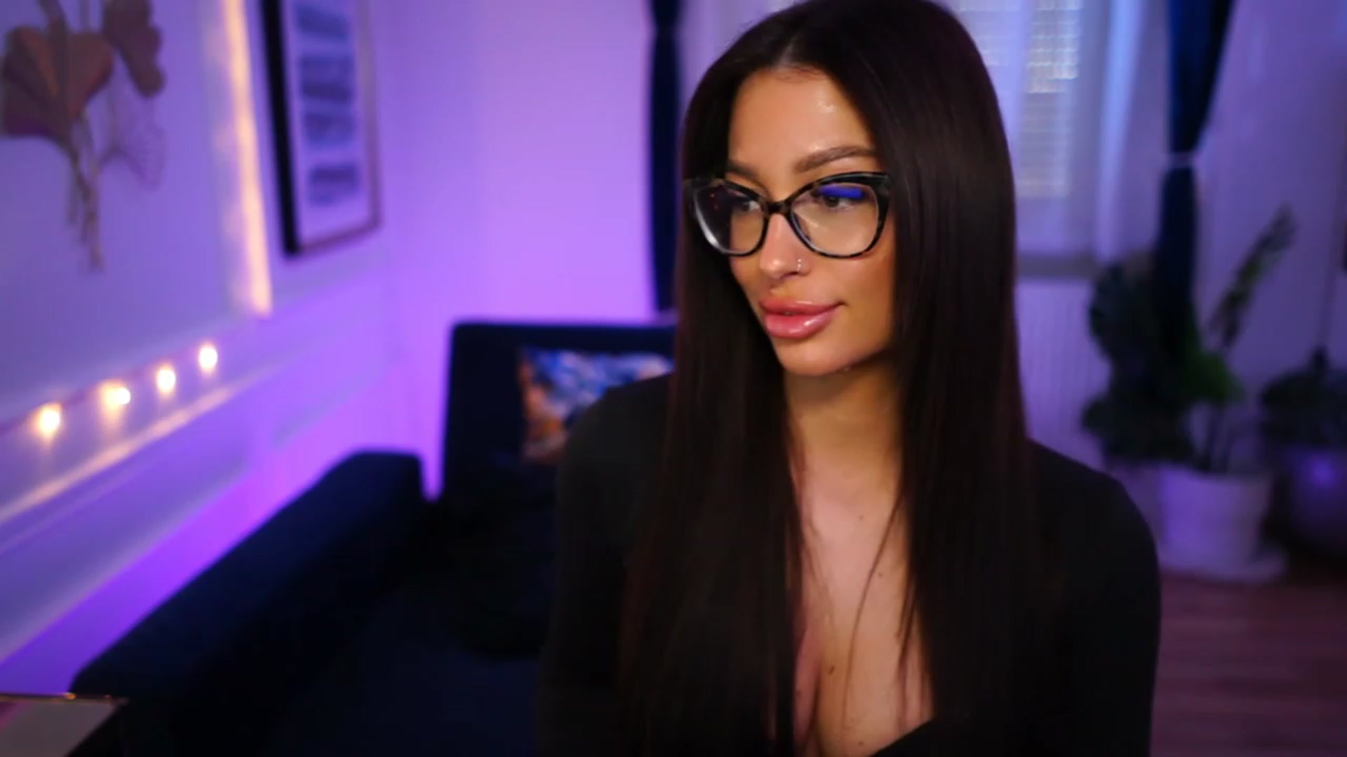 Gallery image thumbnail from blueexstacey's myfreecams stream on, 03/10/2023, 14:57 image 15 of 20
