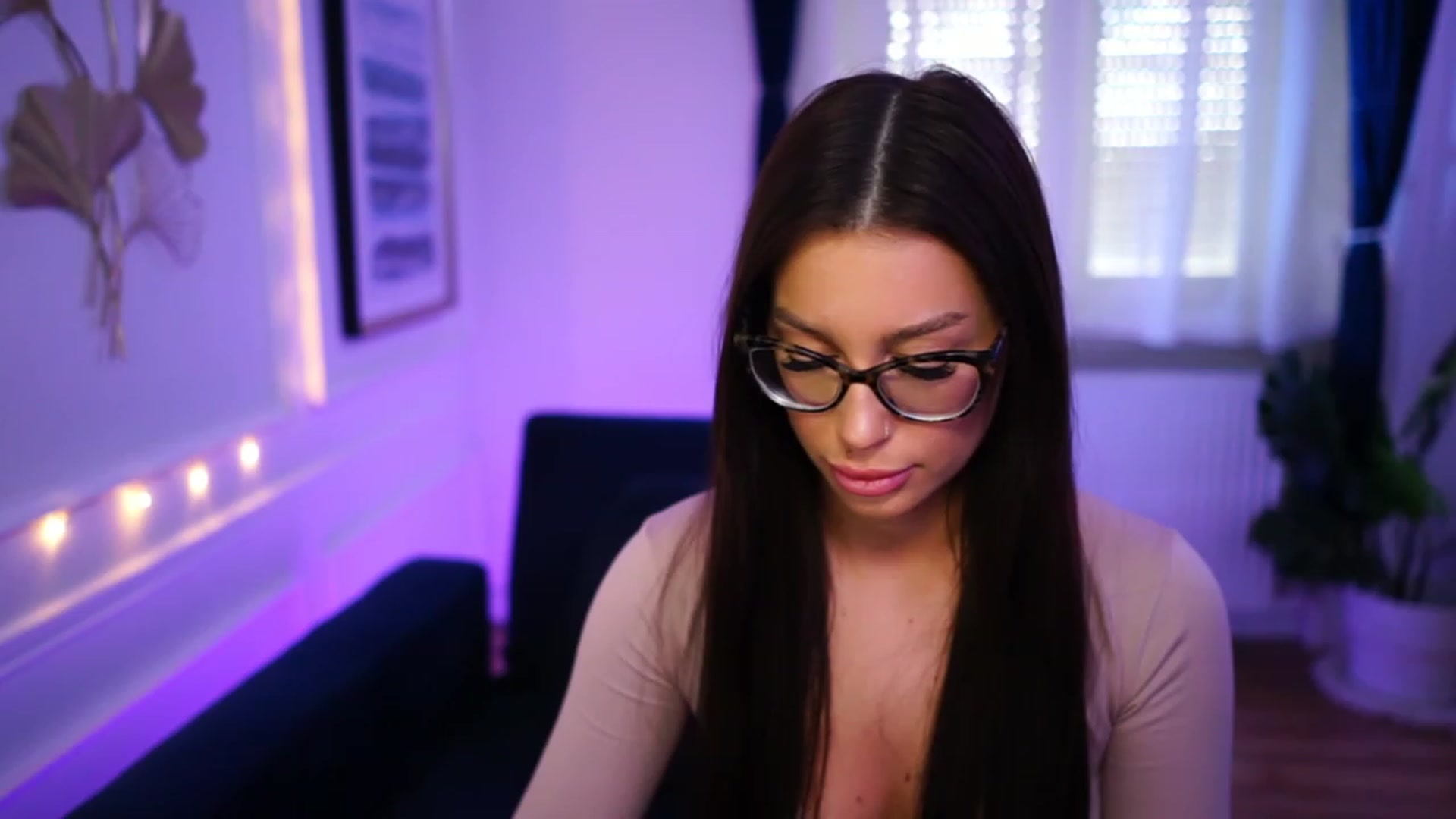 Gallery image thumbnail from blueexstacey's myfreecams stream on, 03/11/2023, 13:41 image 16 of 20