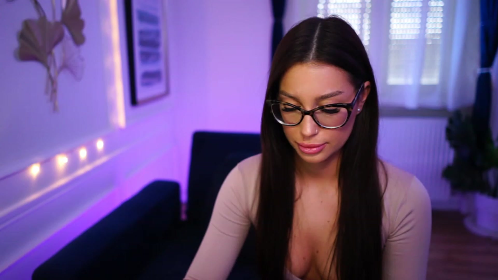 Gallery image thumbnail from blueexstacey's myfreecams stream on, 03/11/2023, 13:41 image 10 of 20